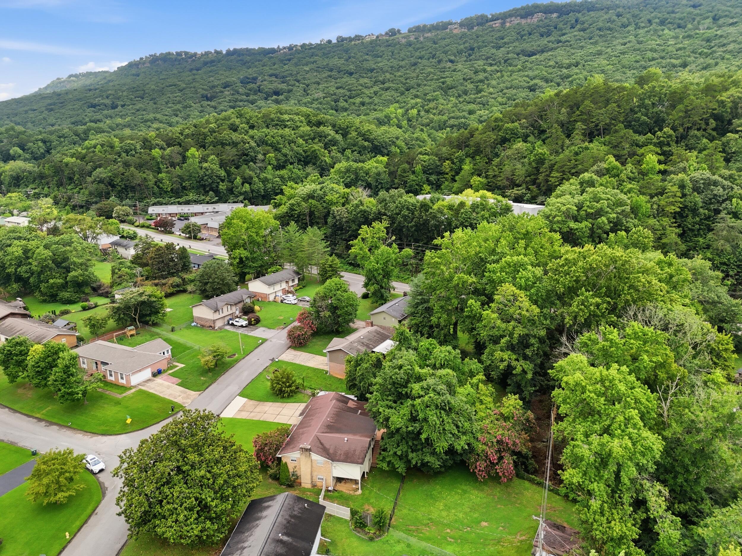 3562 Valley Trail