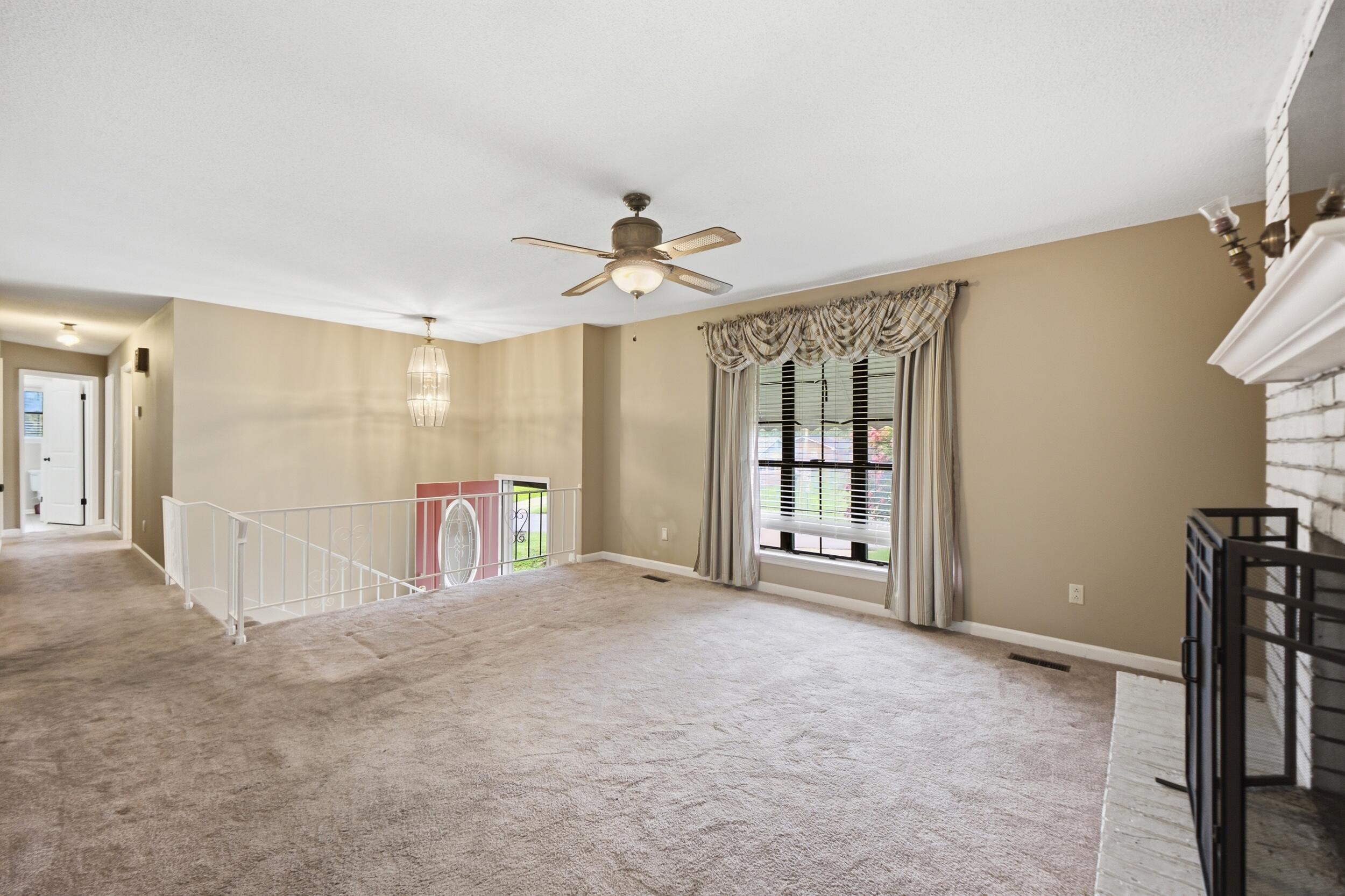 3562 Valley Trail