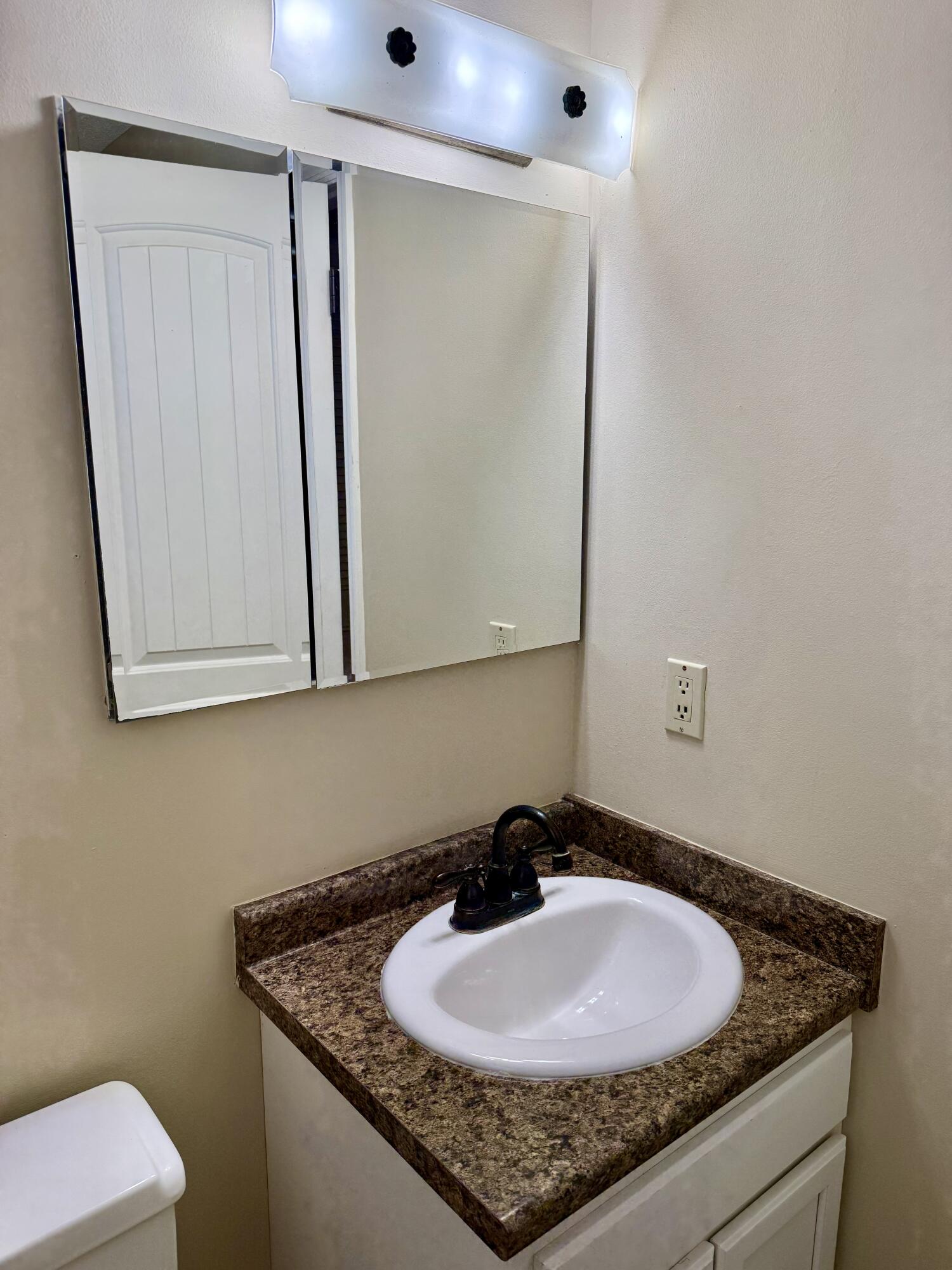 3562 Valley Trail