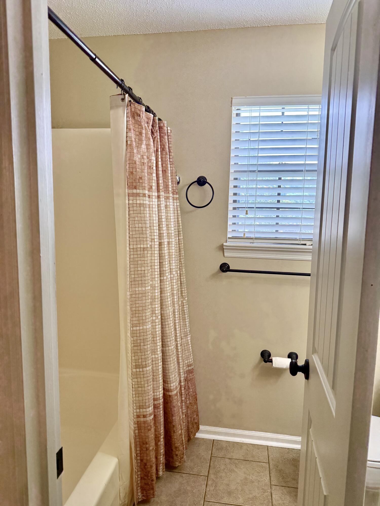 3562 Valley Trail