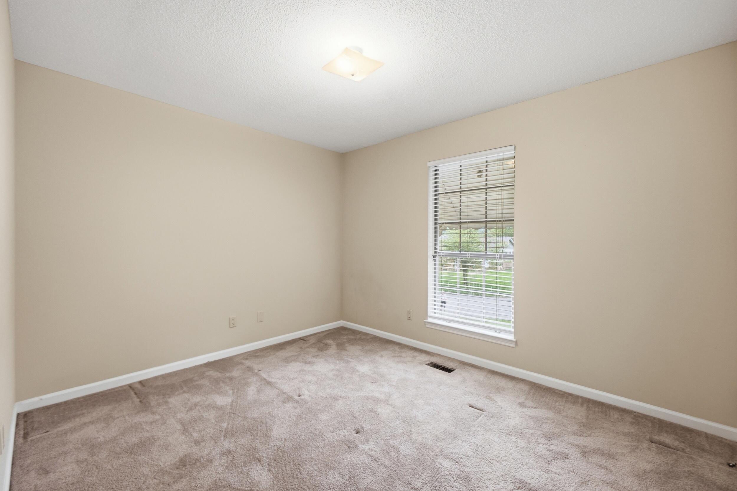 3562 Valley Trail
