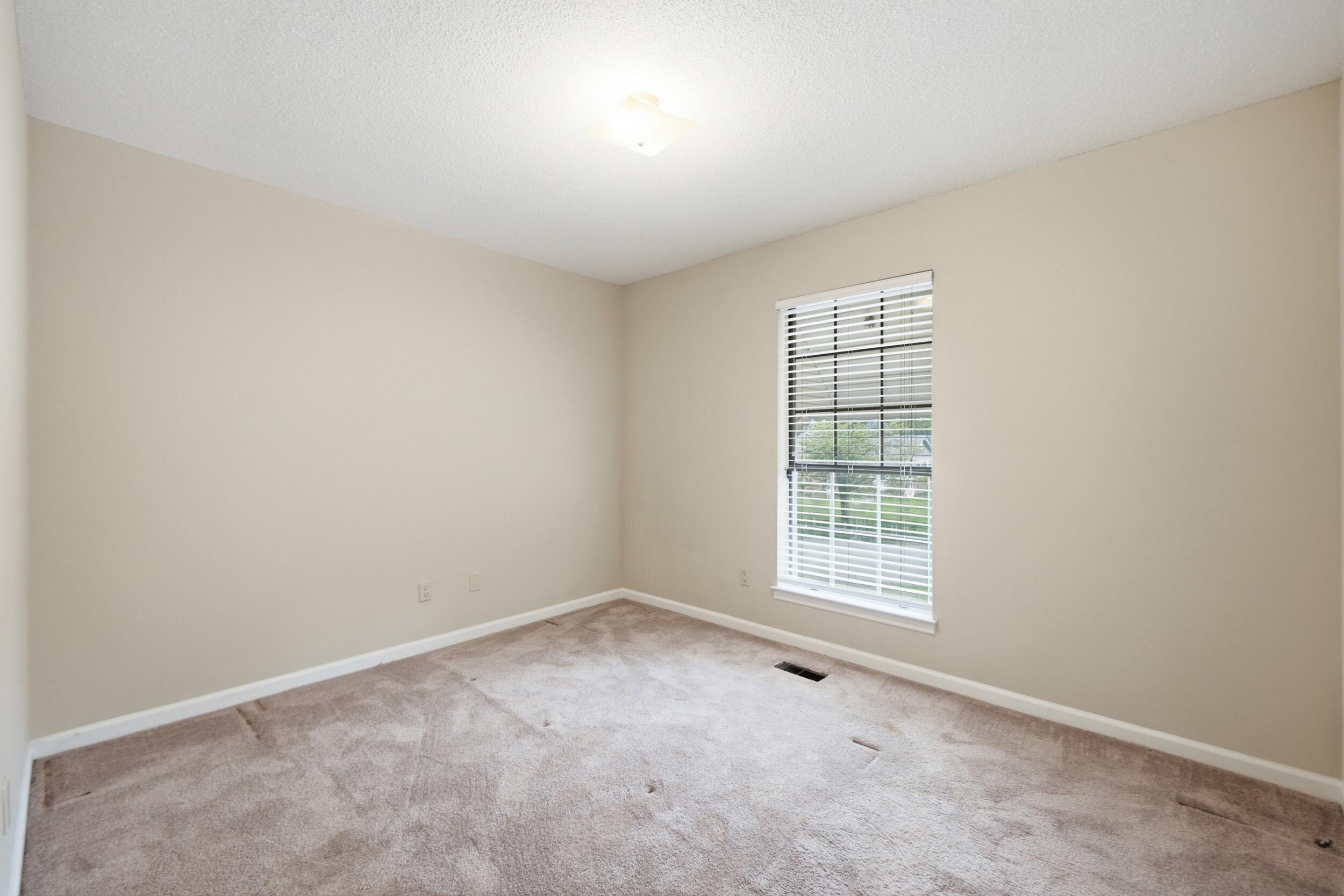 3562 Valley Trail