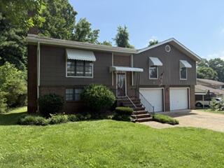 3562 Valley Trail