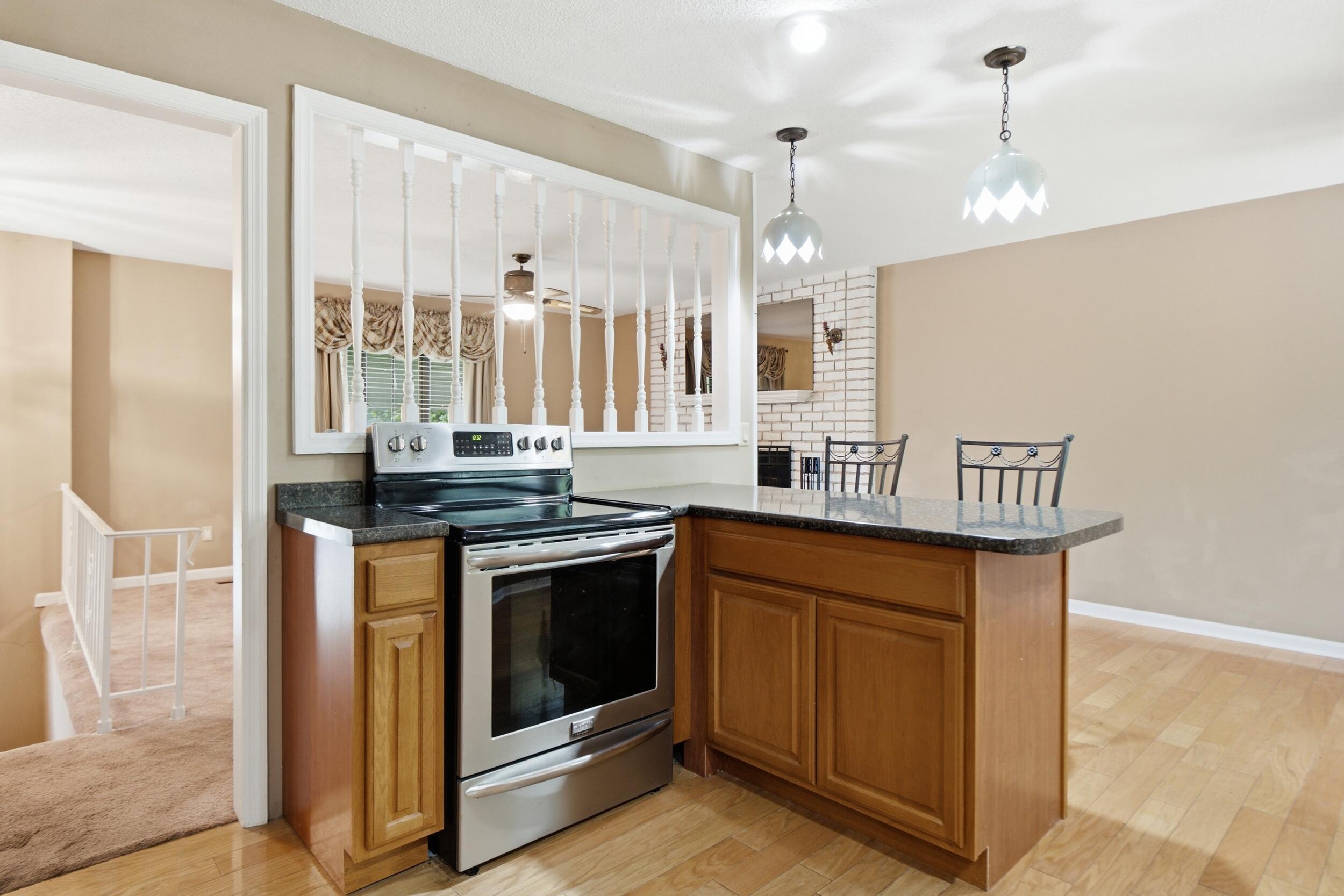 3562 Valley Trail