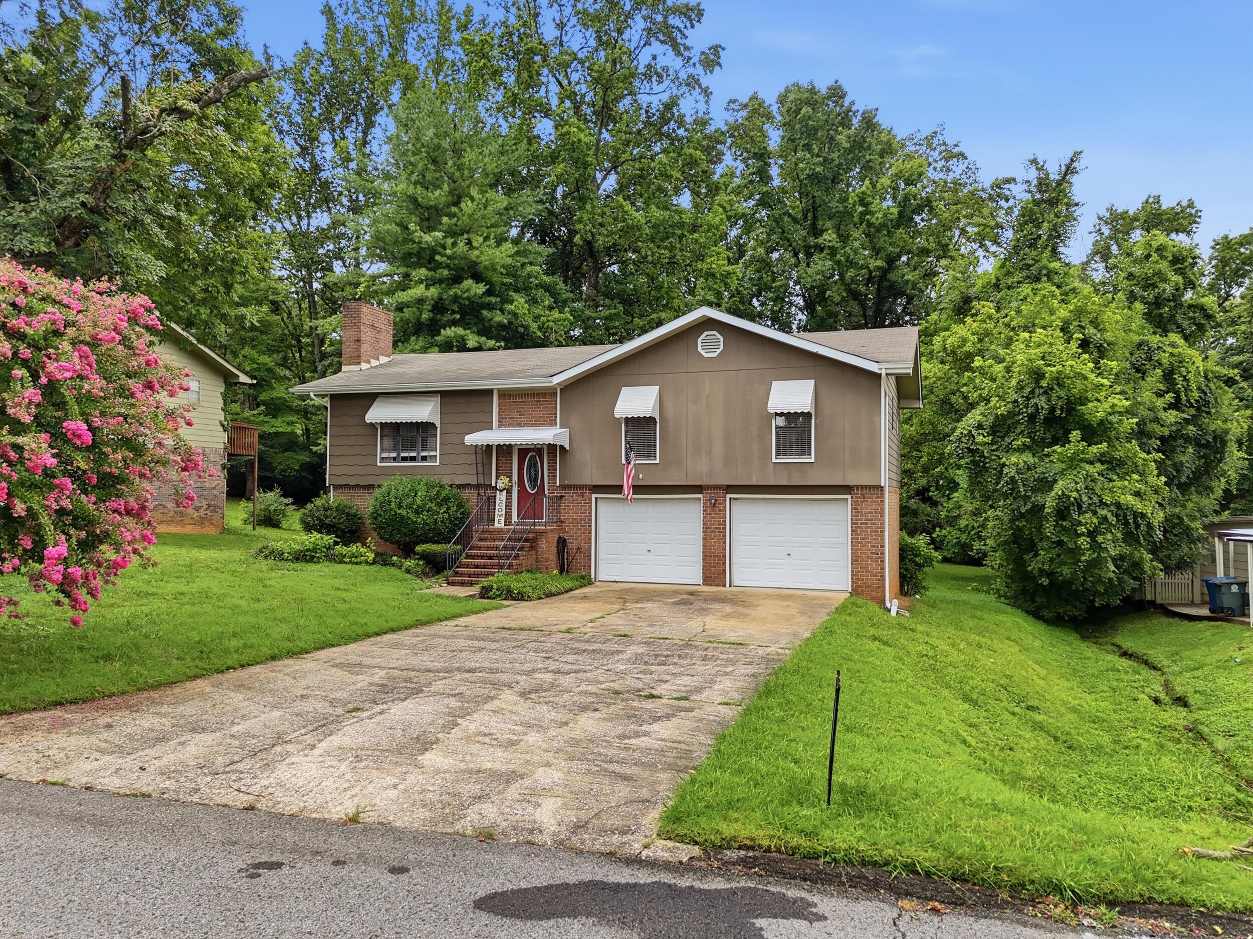 3562 Valley Trail
