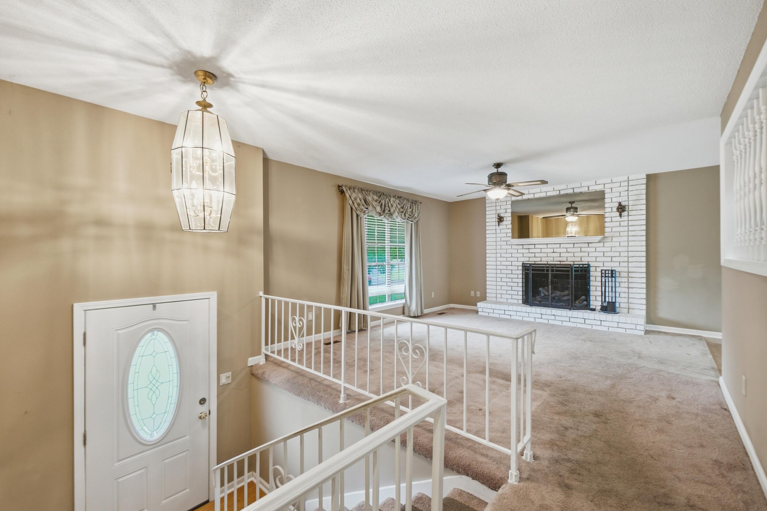 3562 Valley Trail