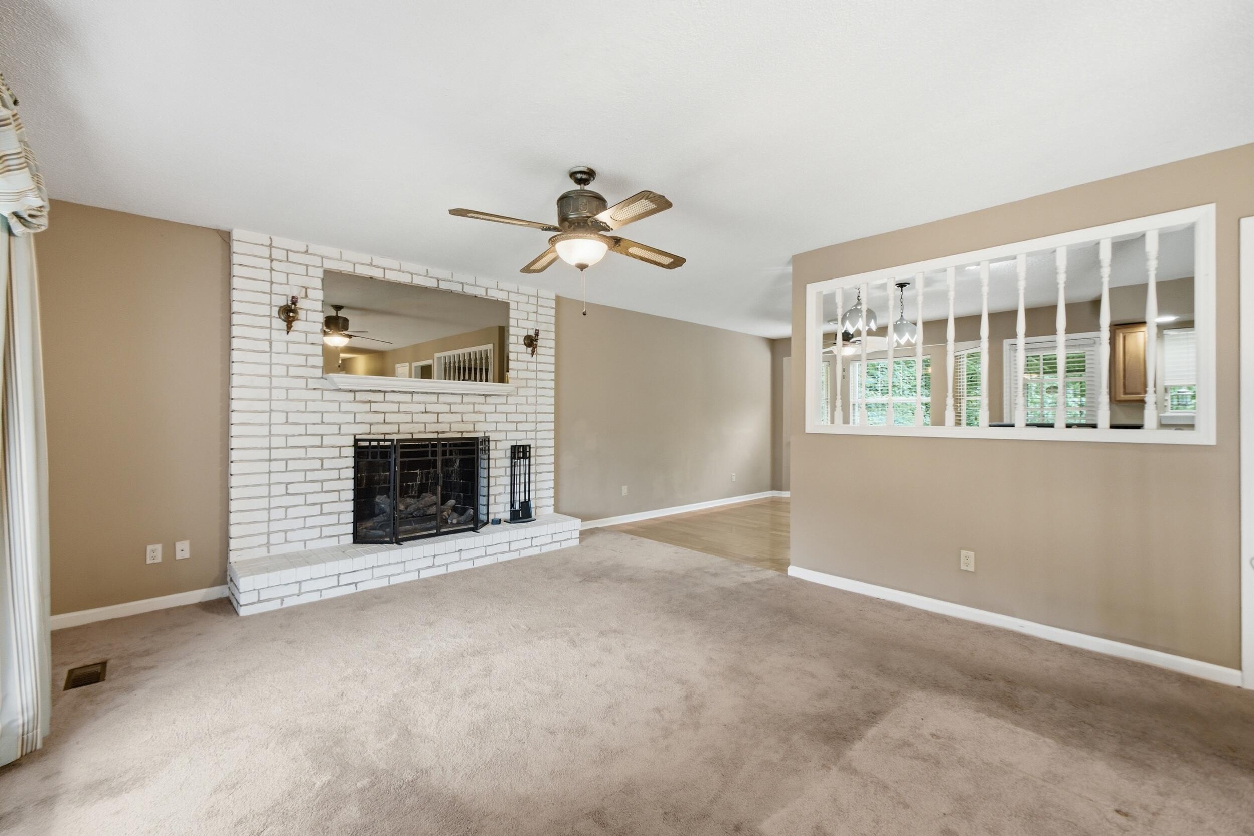 3562 Valley Trail