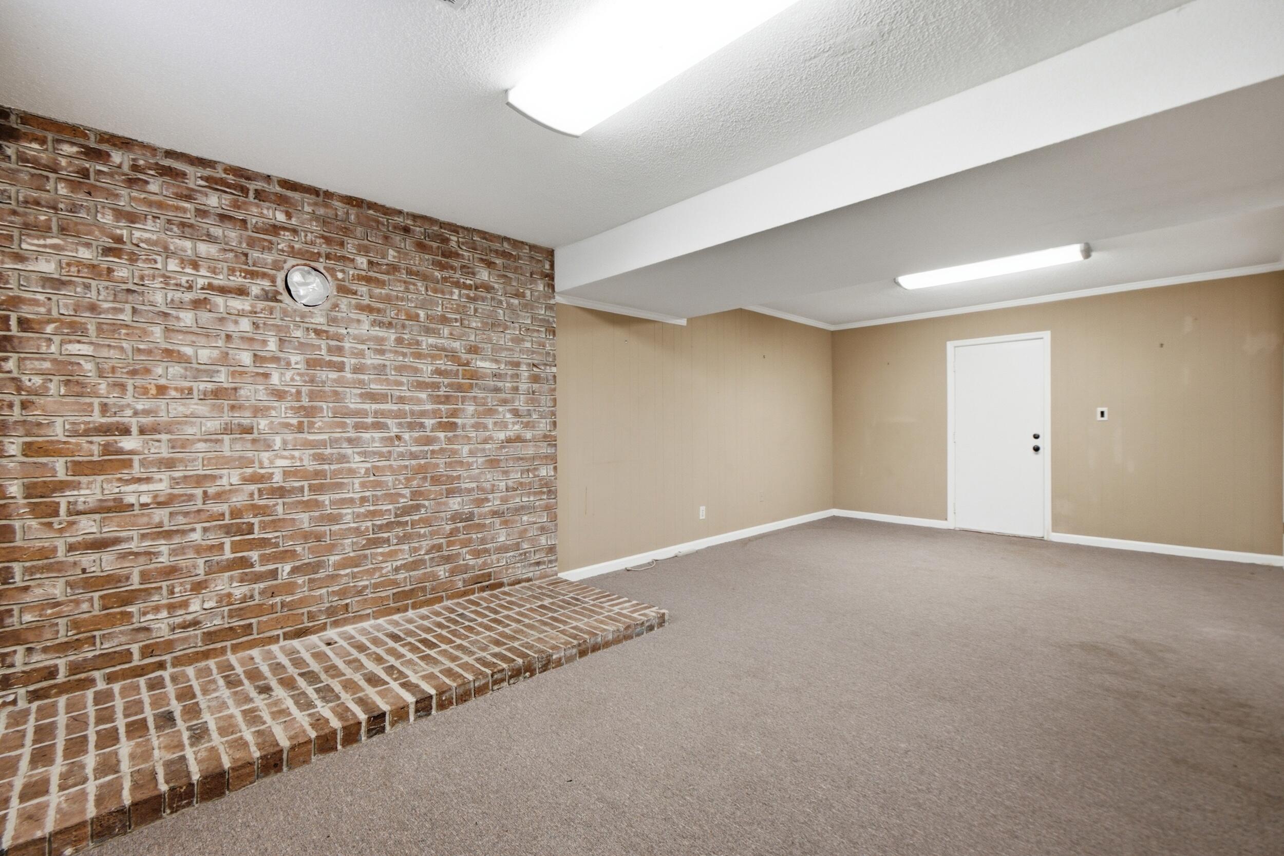 3562 Valley Trail