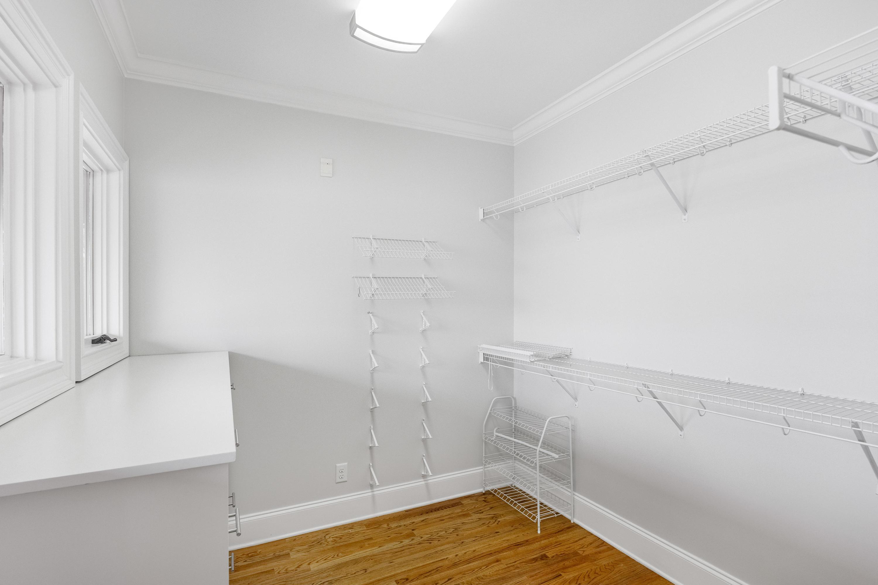 3785 Kings Road