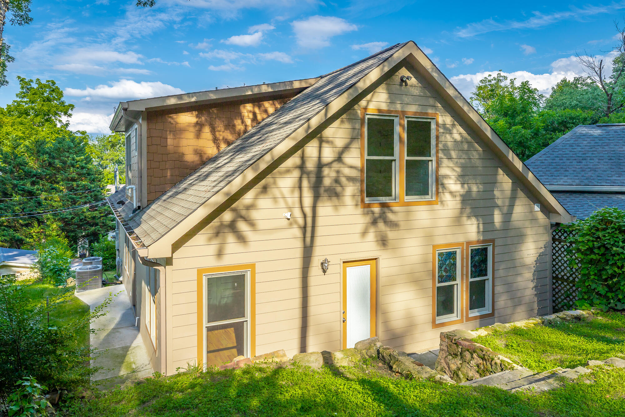 106 Everett Street
