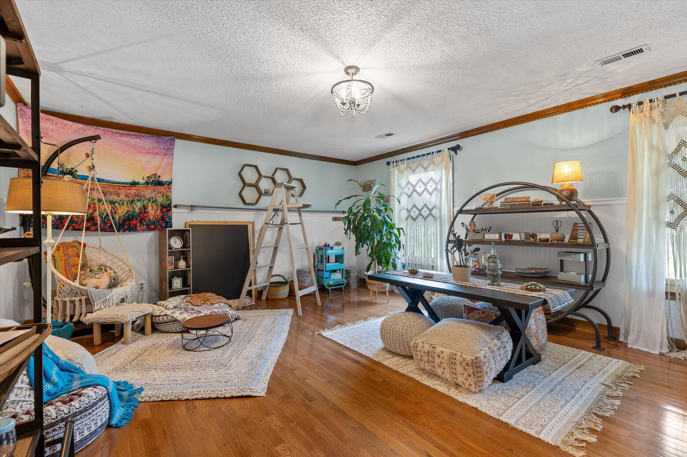 7526 Twisting Creek Lane