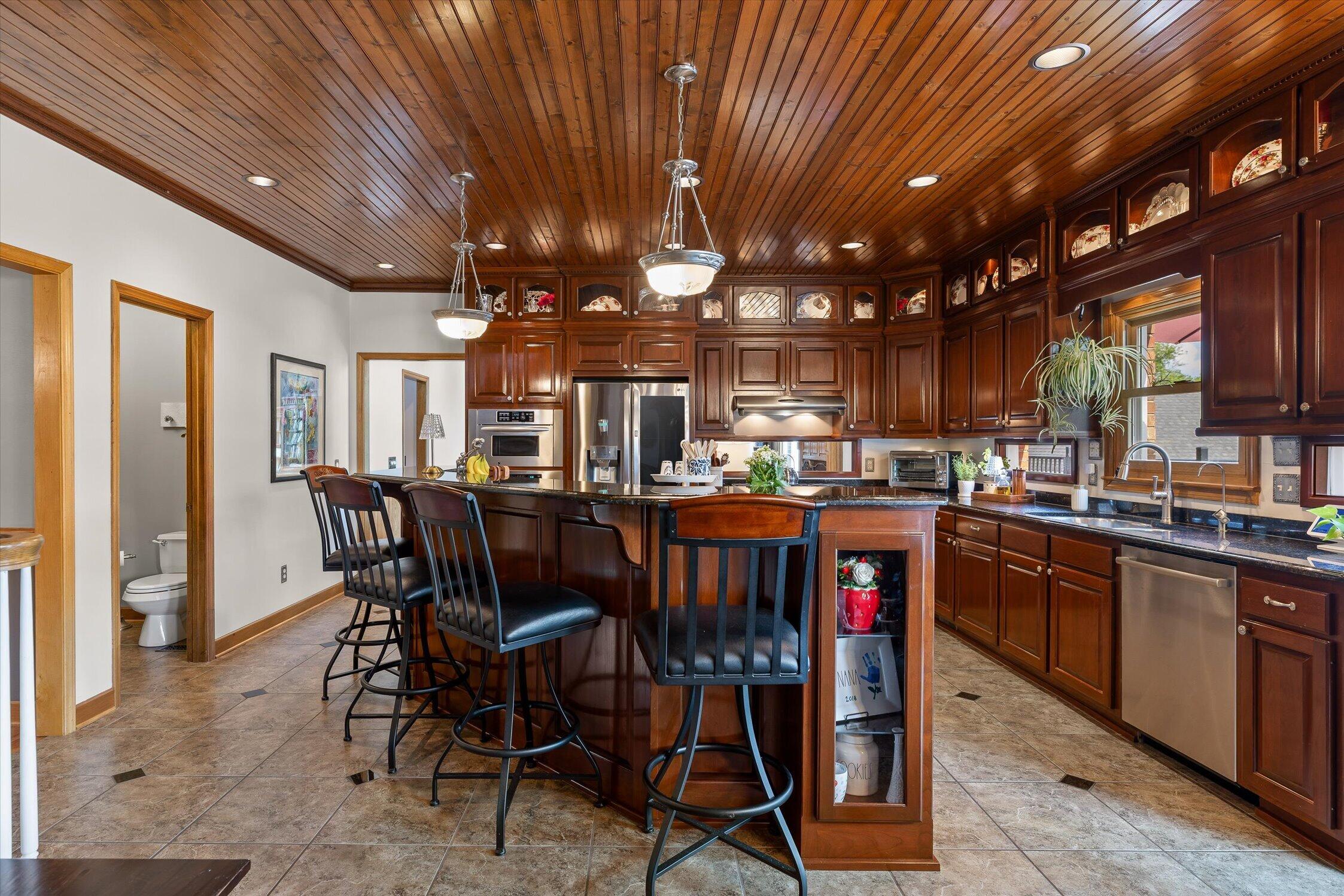7526 Twisting Creek Lane
