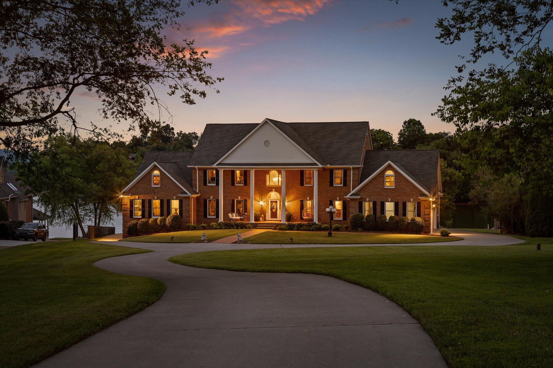 7526 Twisting Creek Lane