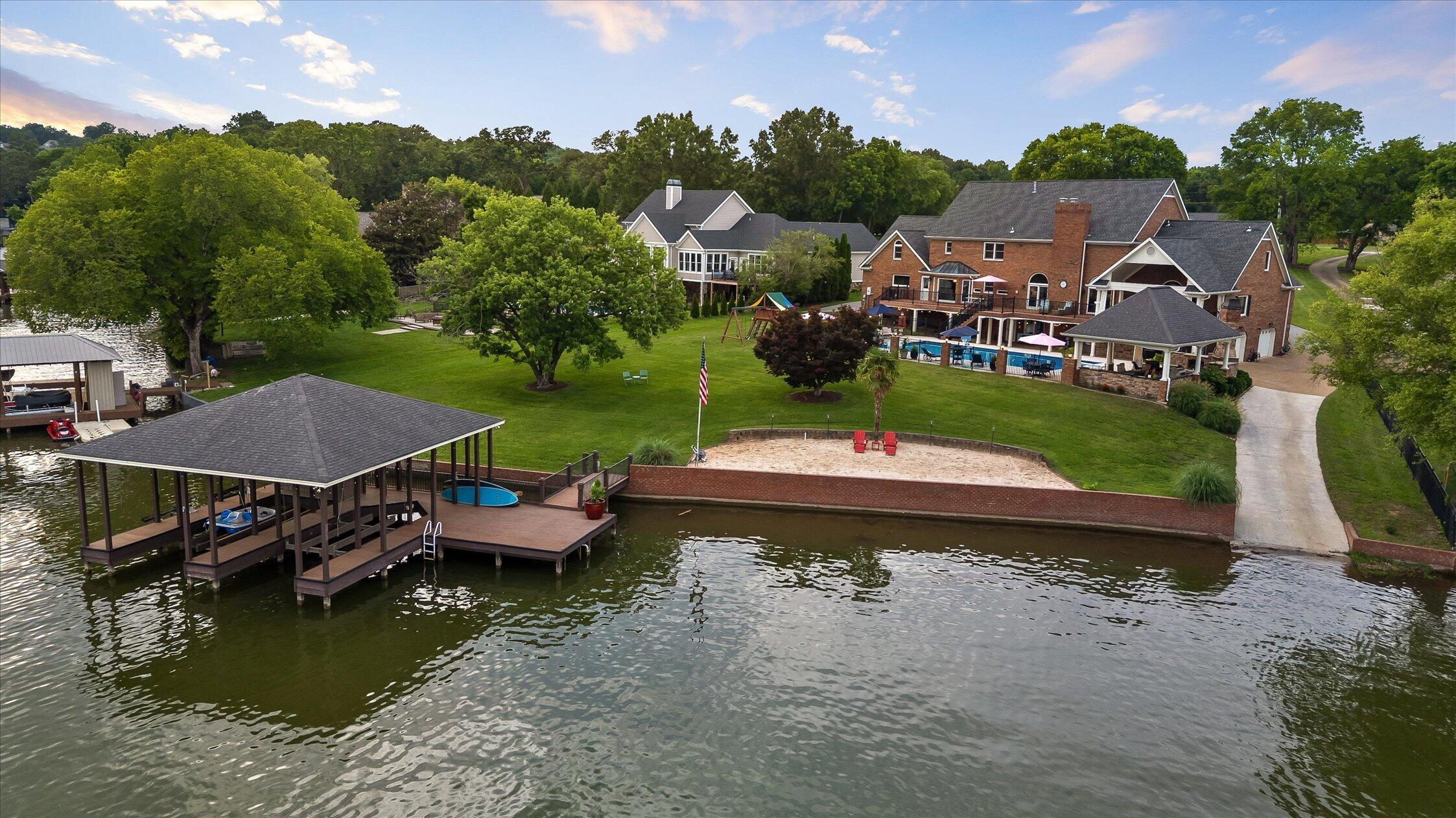 7526 Twisting Creek Lane