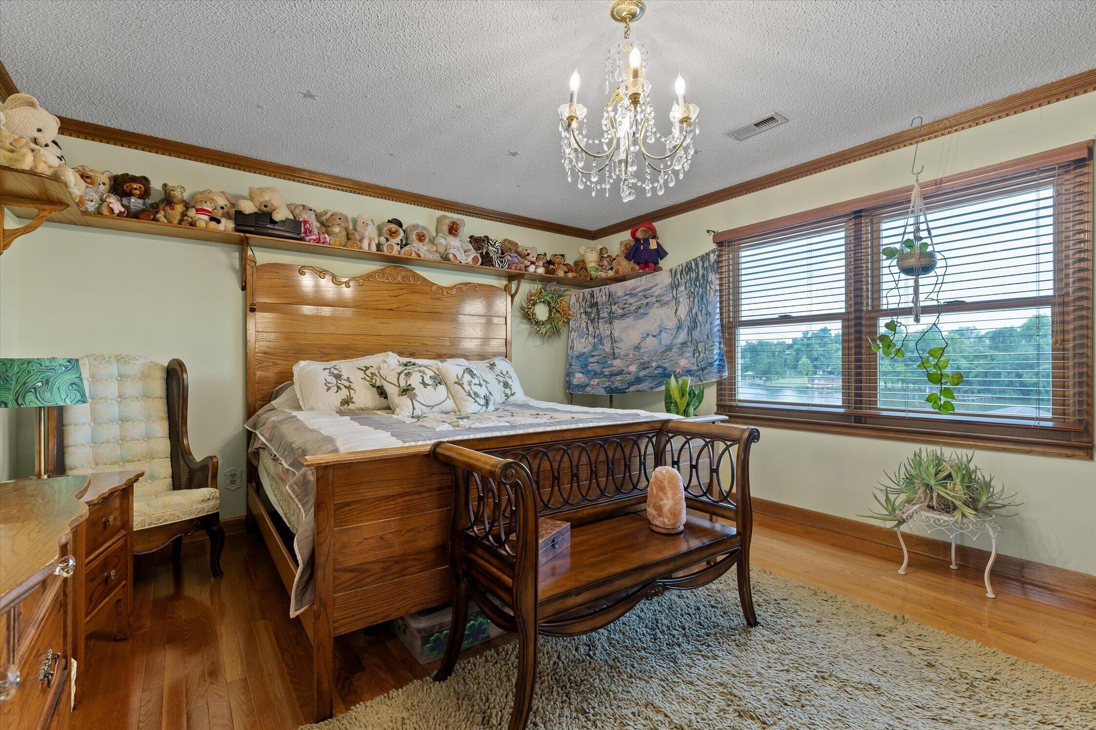 7526 Twisting Creek Lane