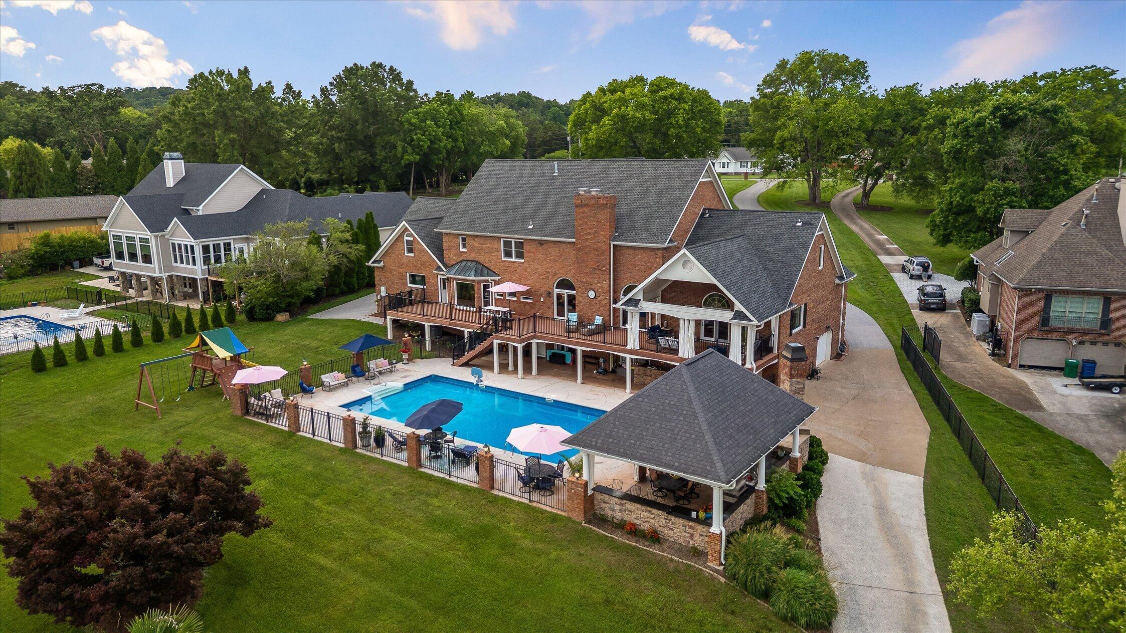 7526 Twisting Creek Lane