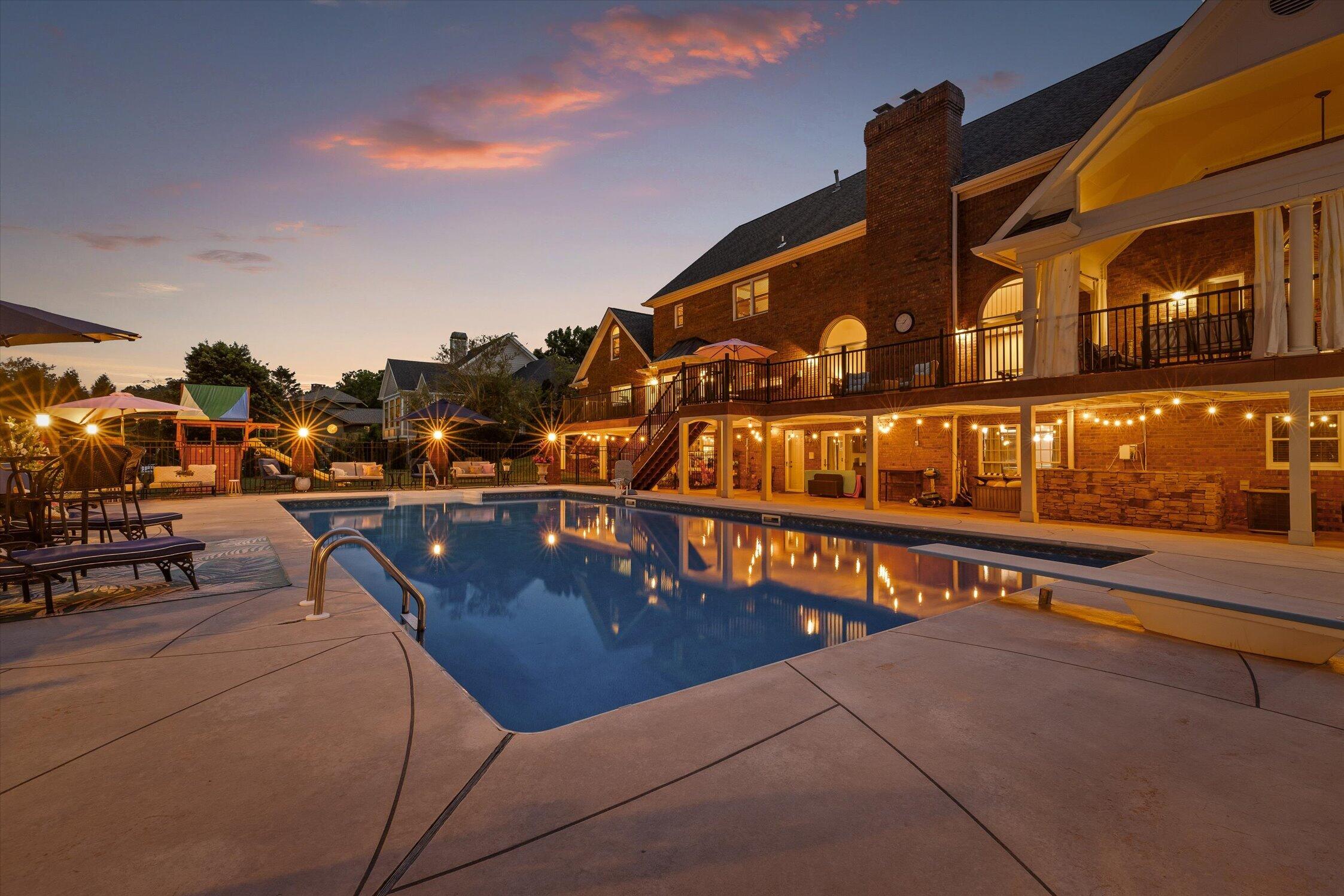 7526 Twisting Creek Lane
