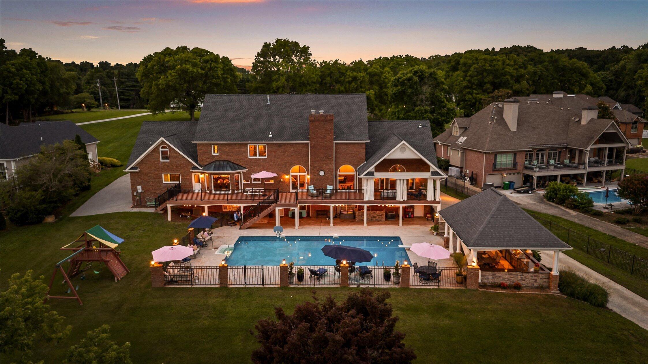 7526 Twisting Creek Lane