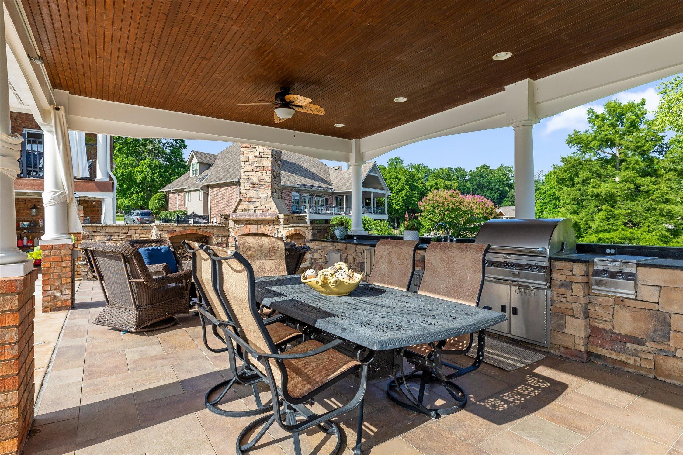 7526 Twisting Creek Lane