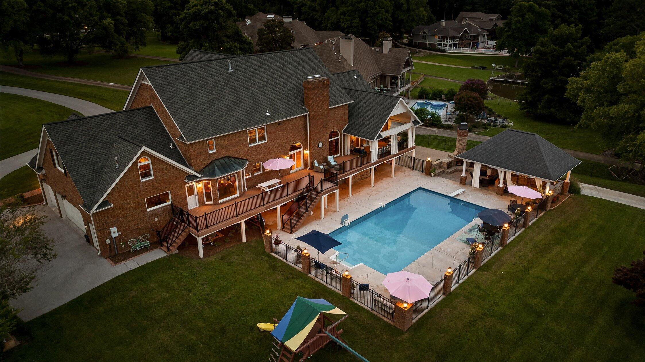 7526 Twisting Creek Lane