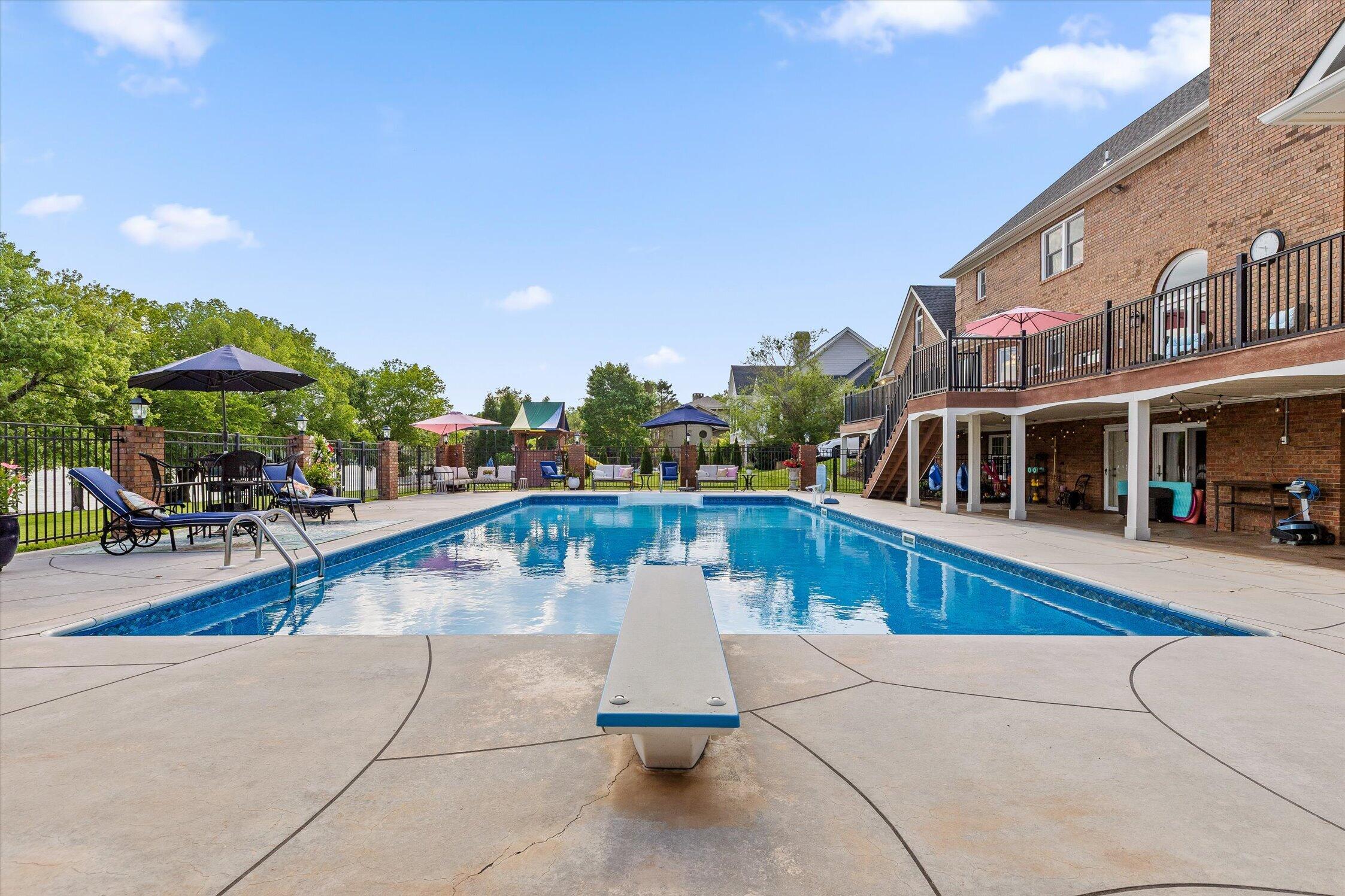 7526 Twisting Creek Lane