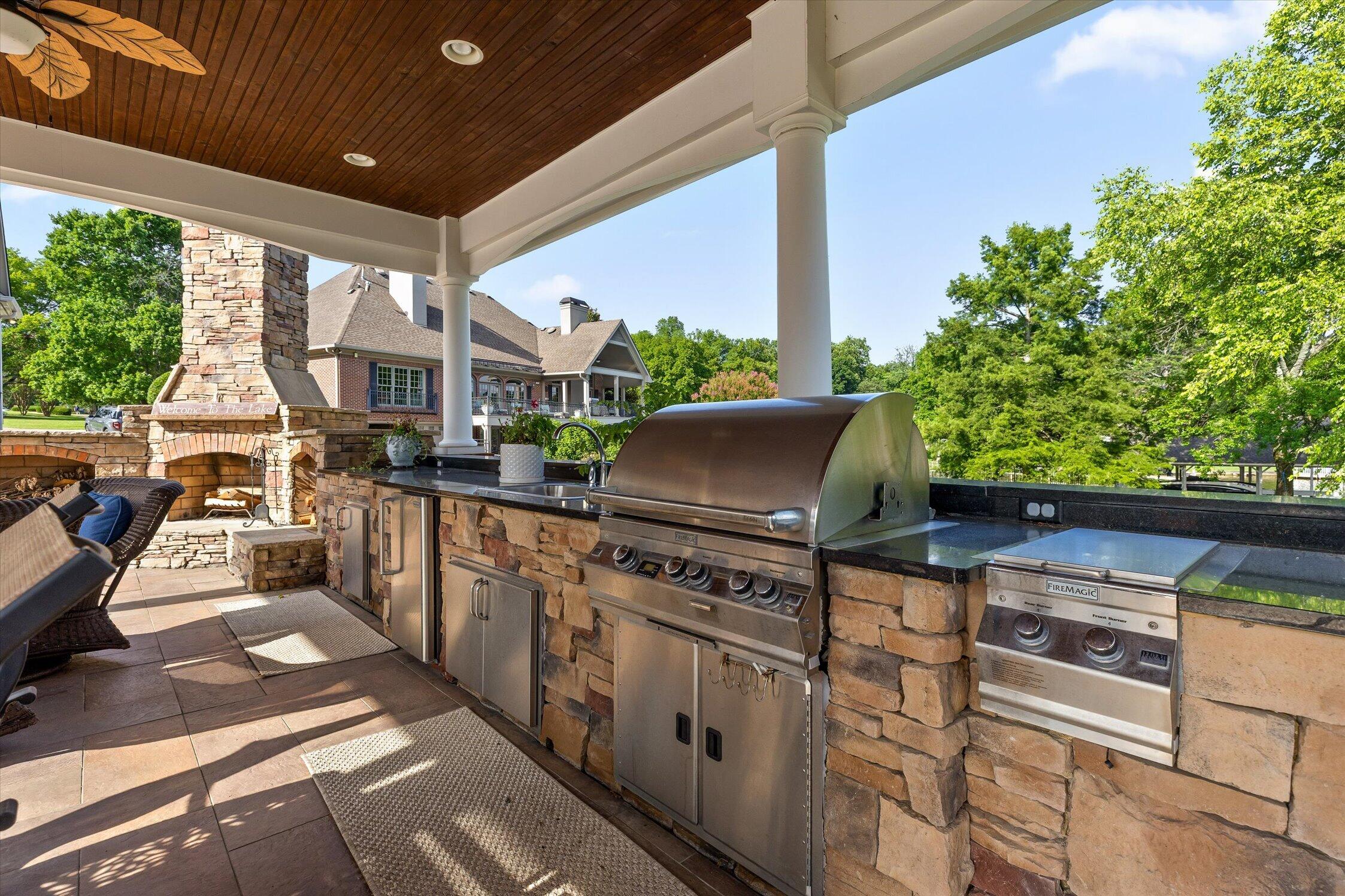 7526 Twisting Creek Lane