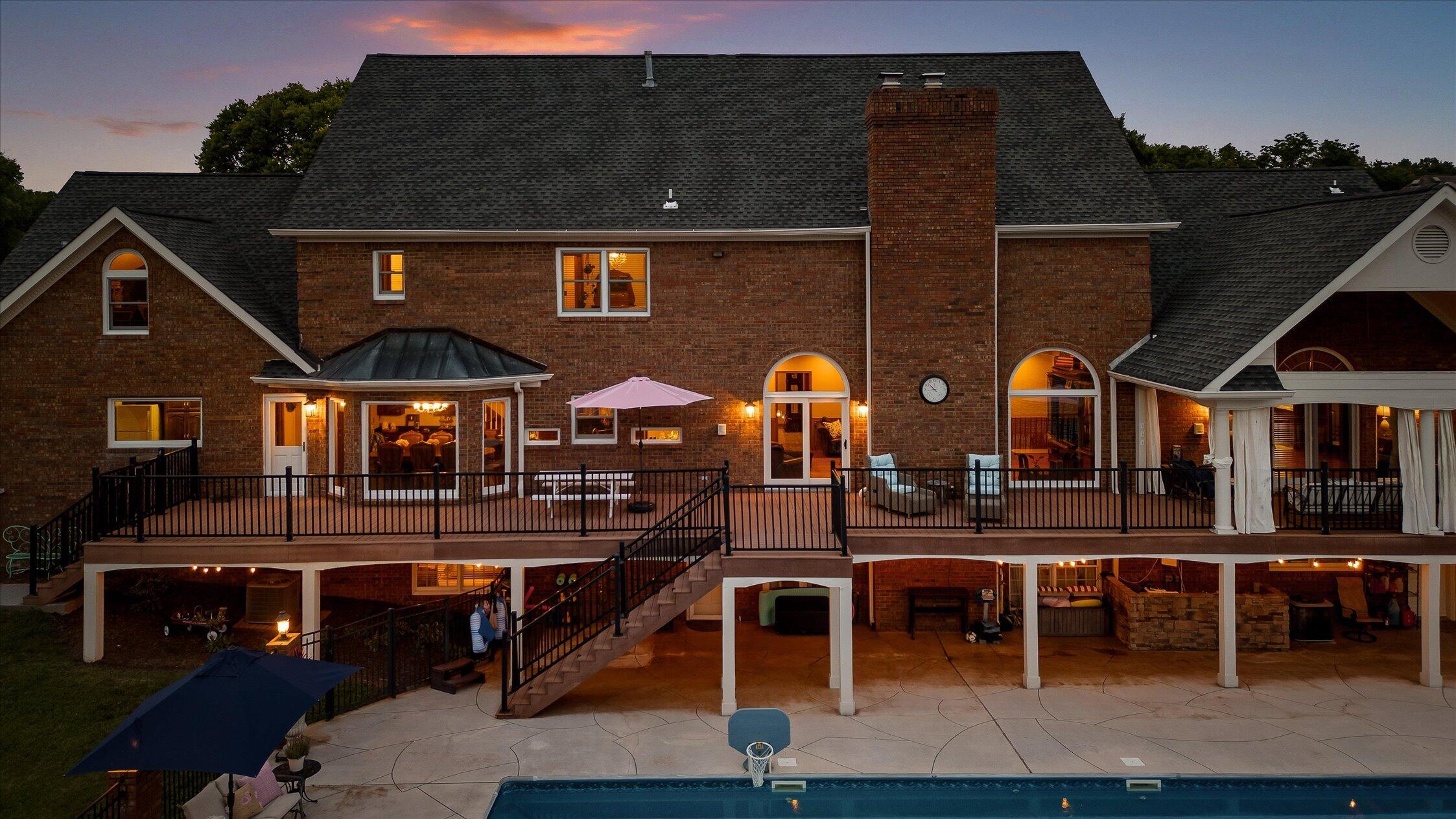 7526 Twisting Creek Lane