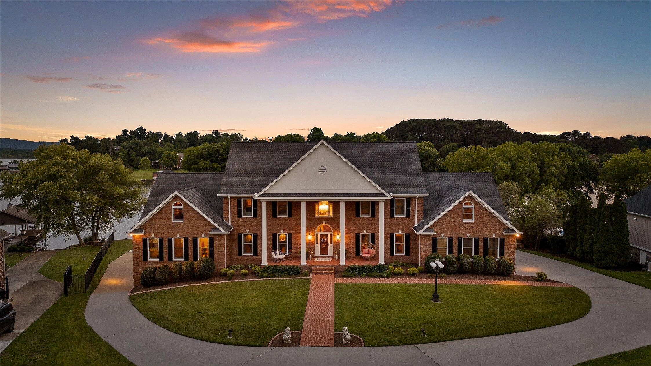 7526 Twisting Creek Lane