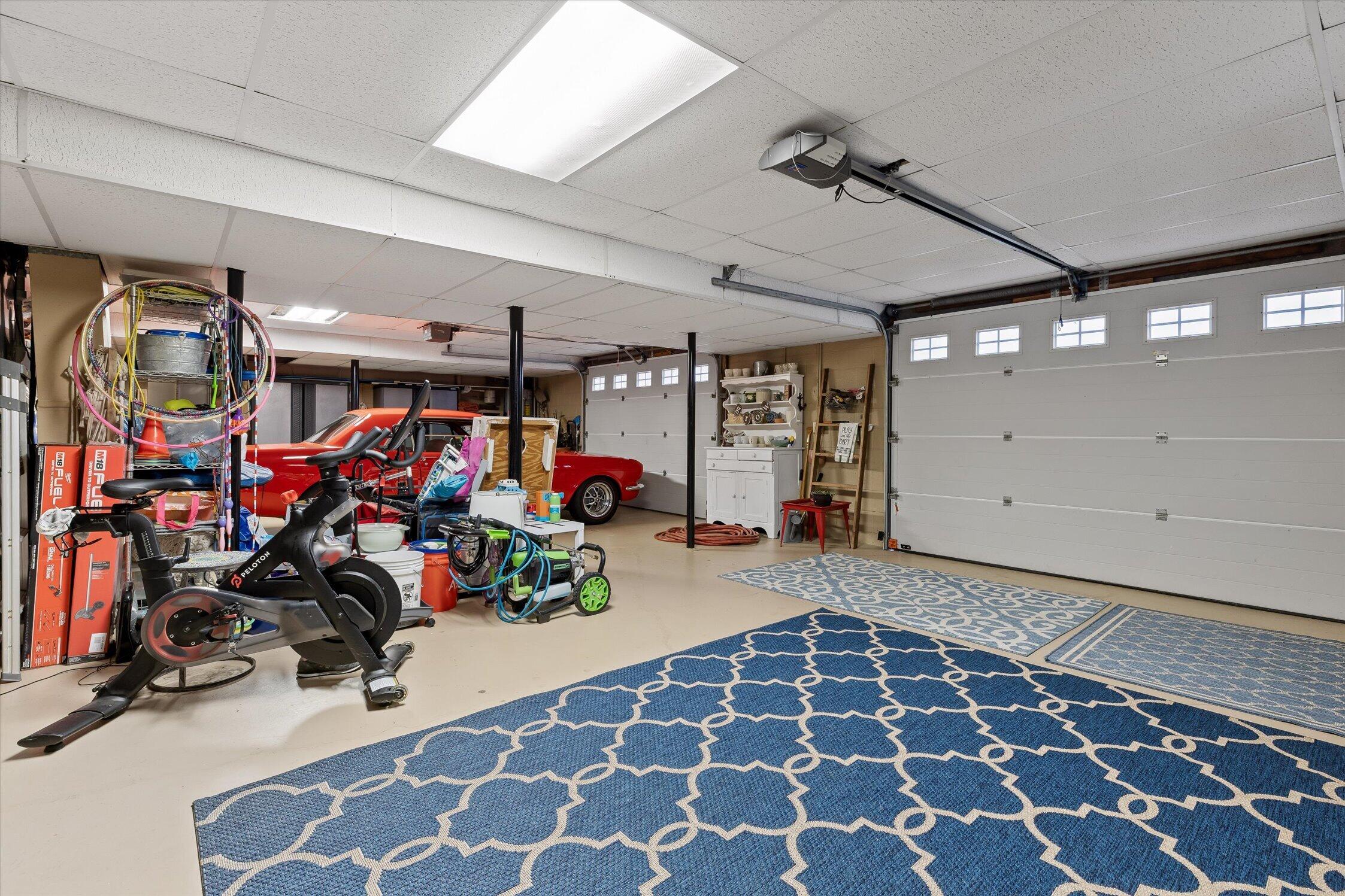 7526 Twisting Creek Lane
