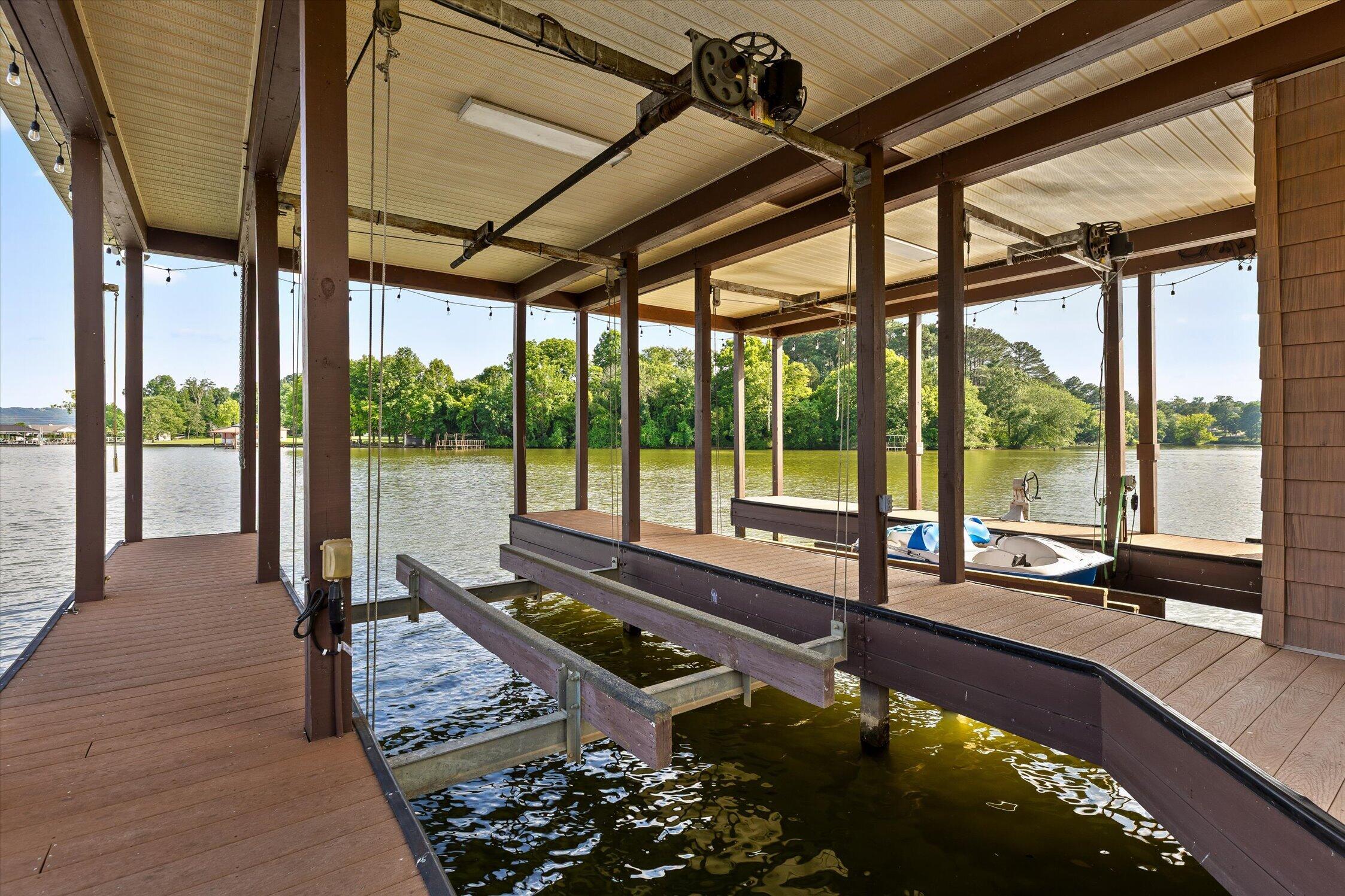7526 Twisting Creek Lane