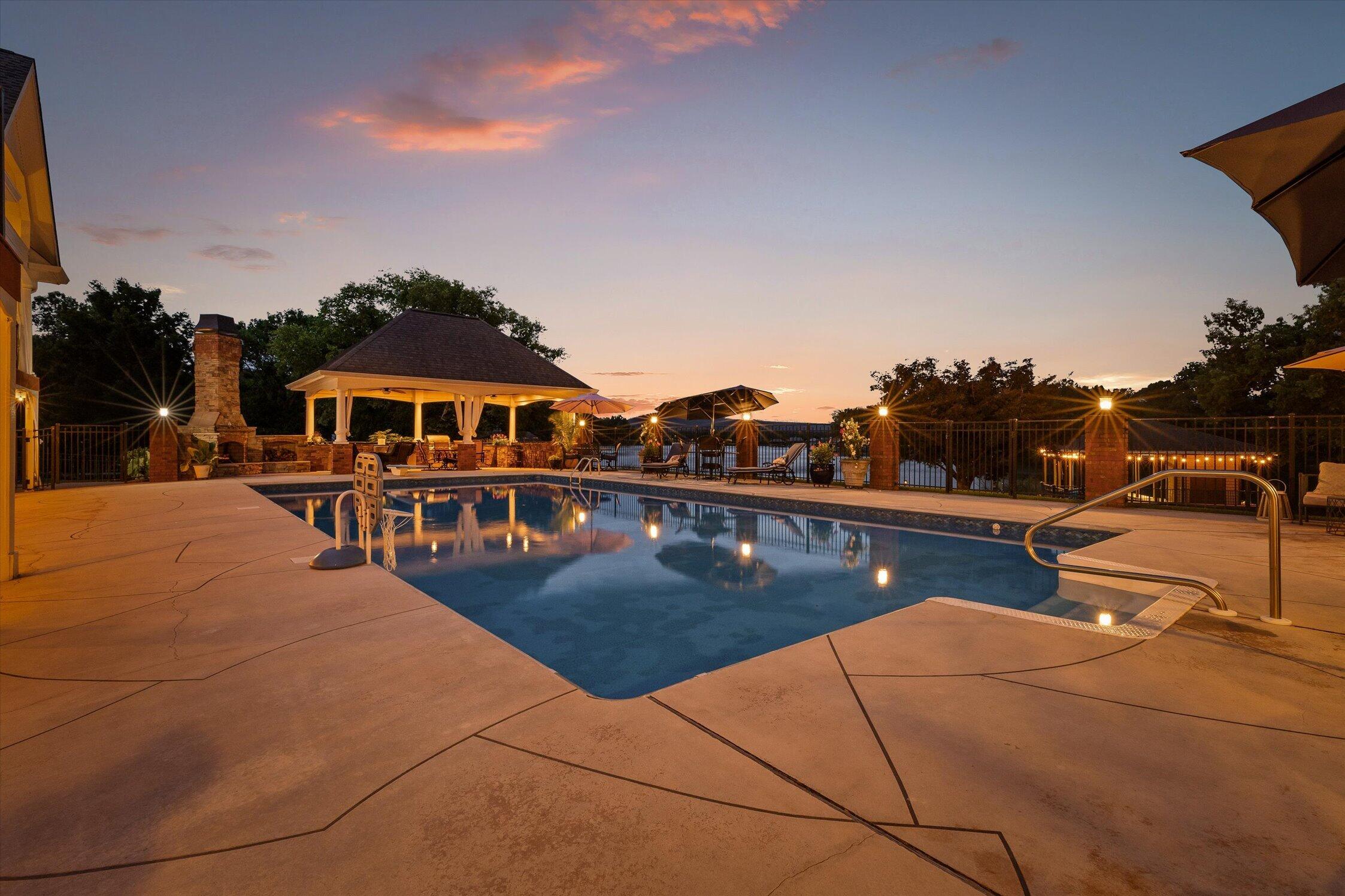7526 Twisting Creek Lane