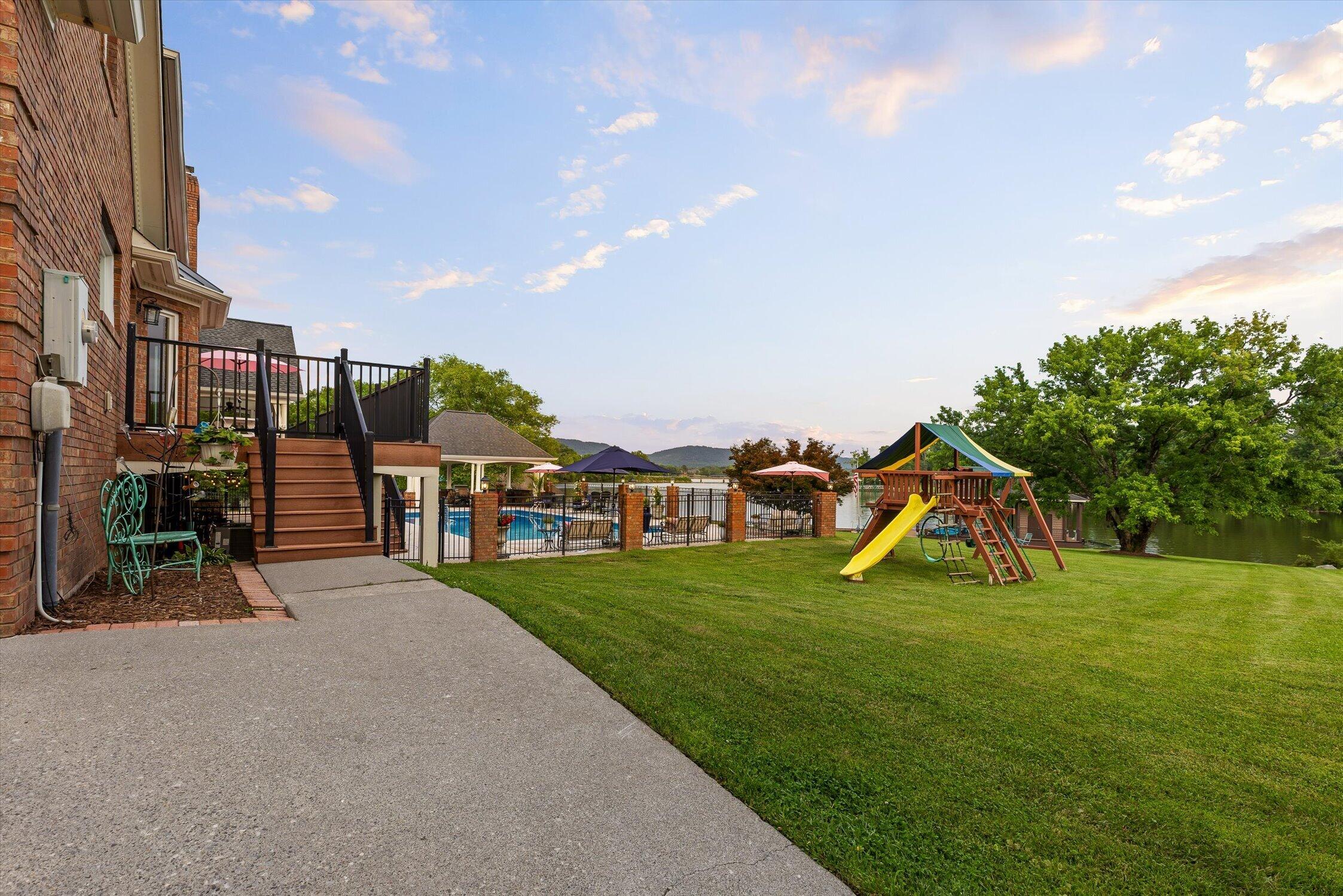 7526 Twisting Creek Lane