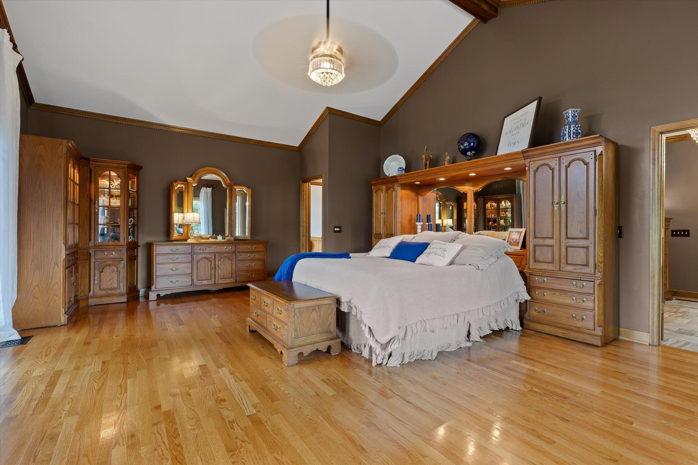 7526 Twisting Creek Lane