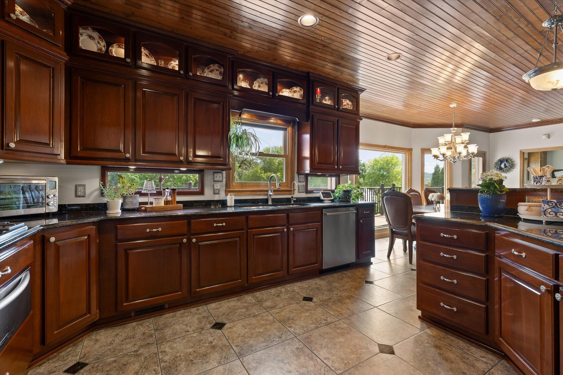 7526 Twisting Creek Lane
