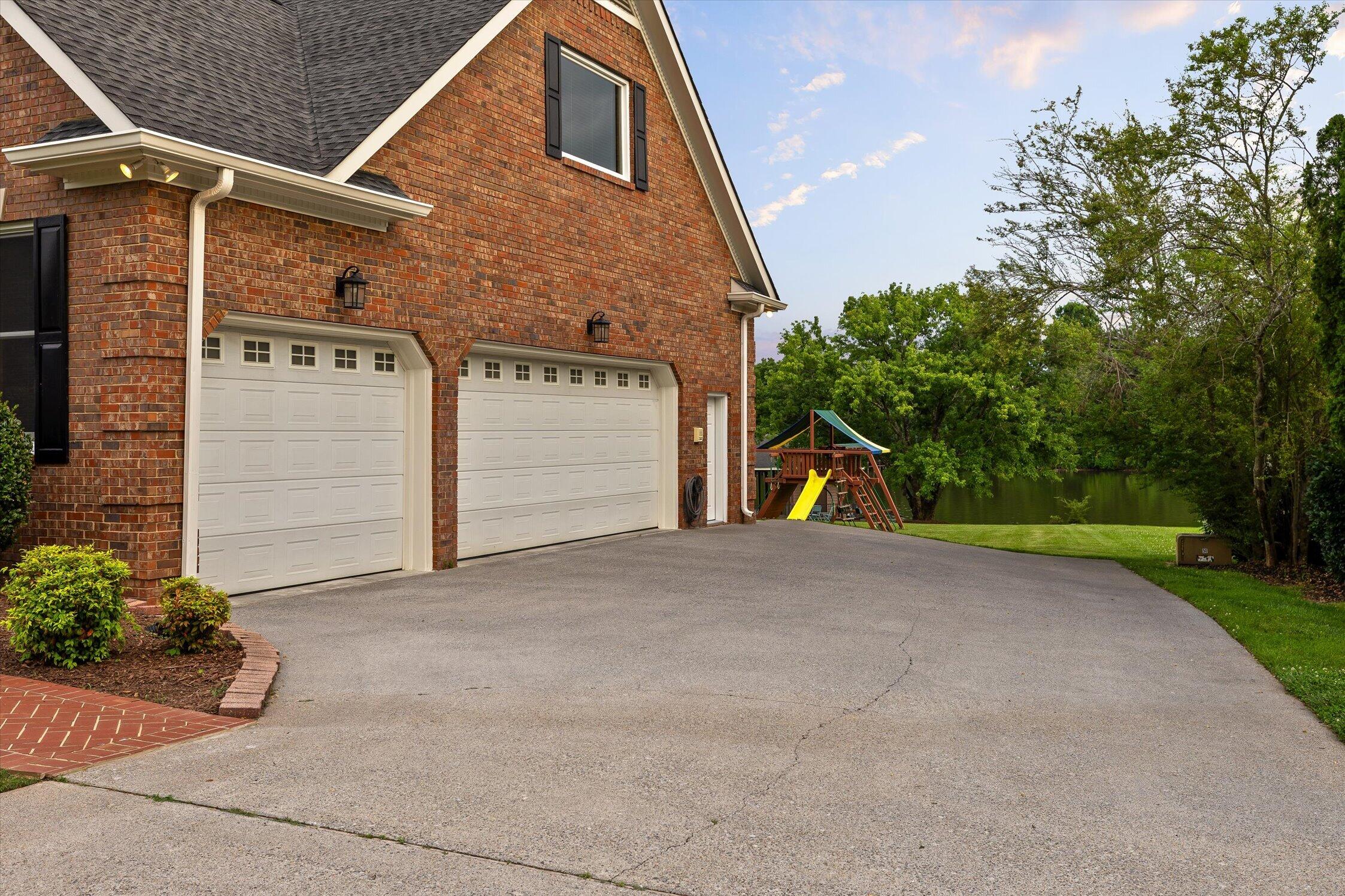 7526 Twisting Creek Lane