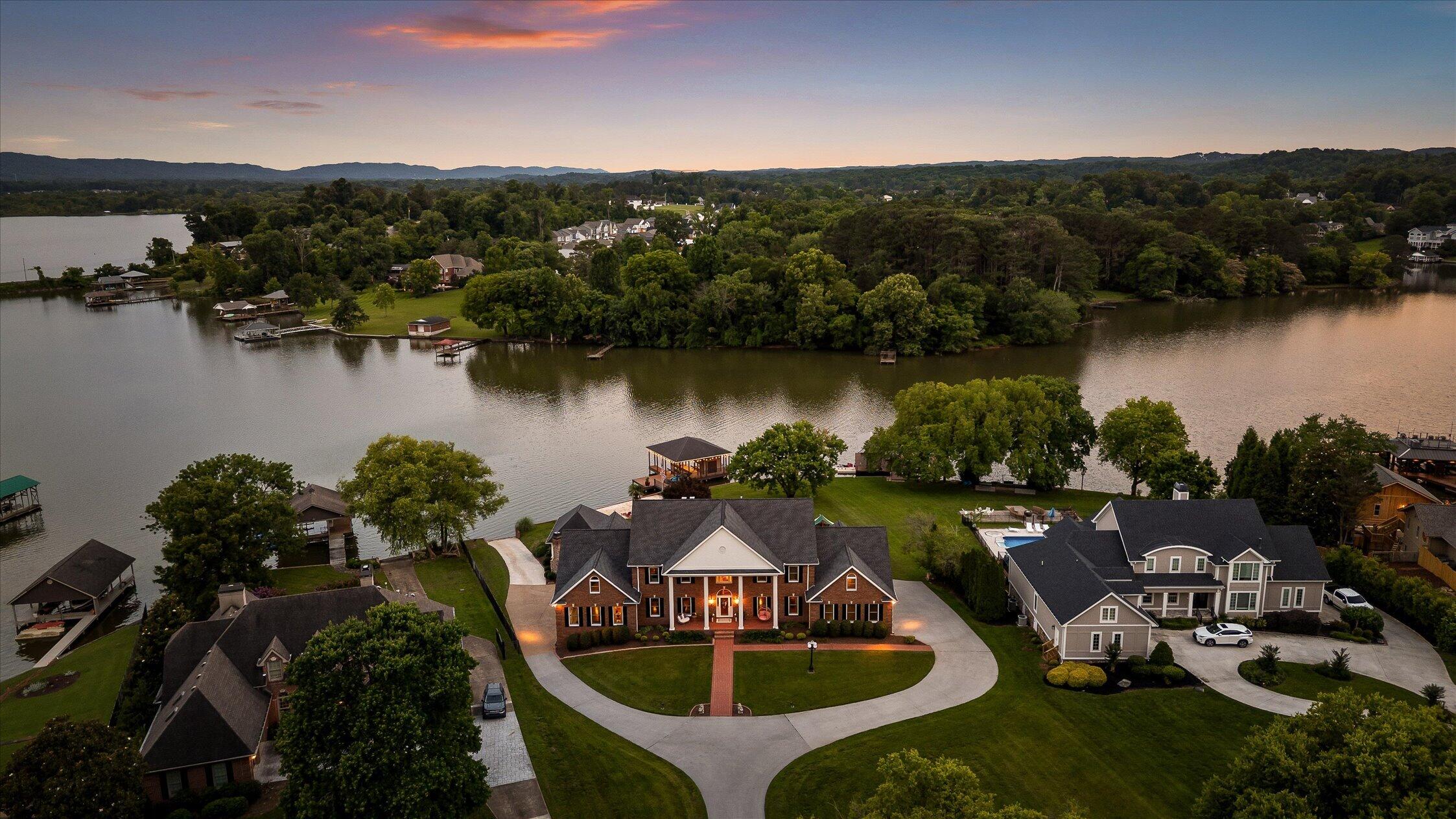 7526 Twisting Creek Lane