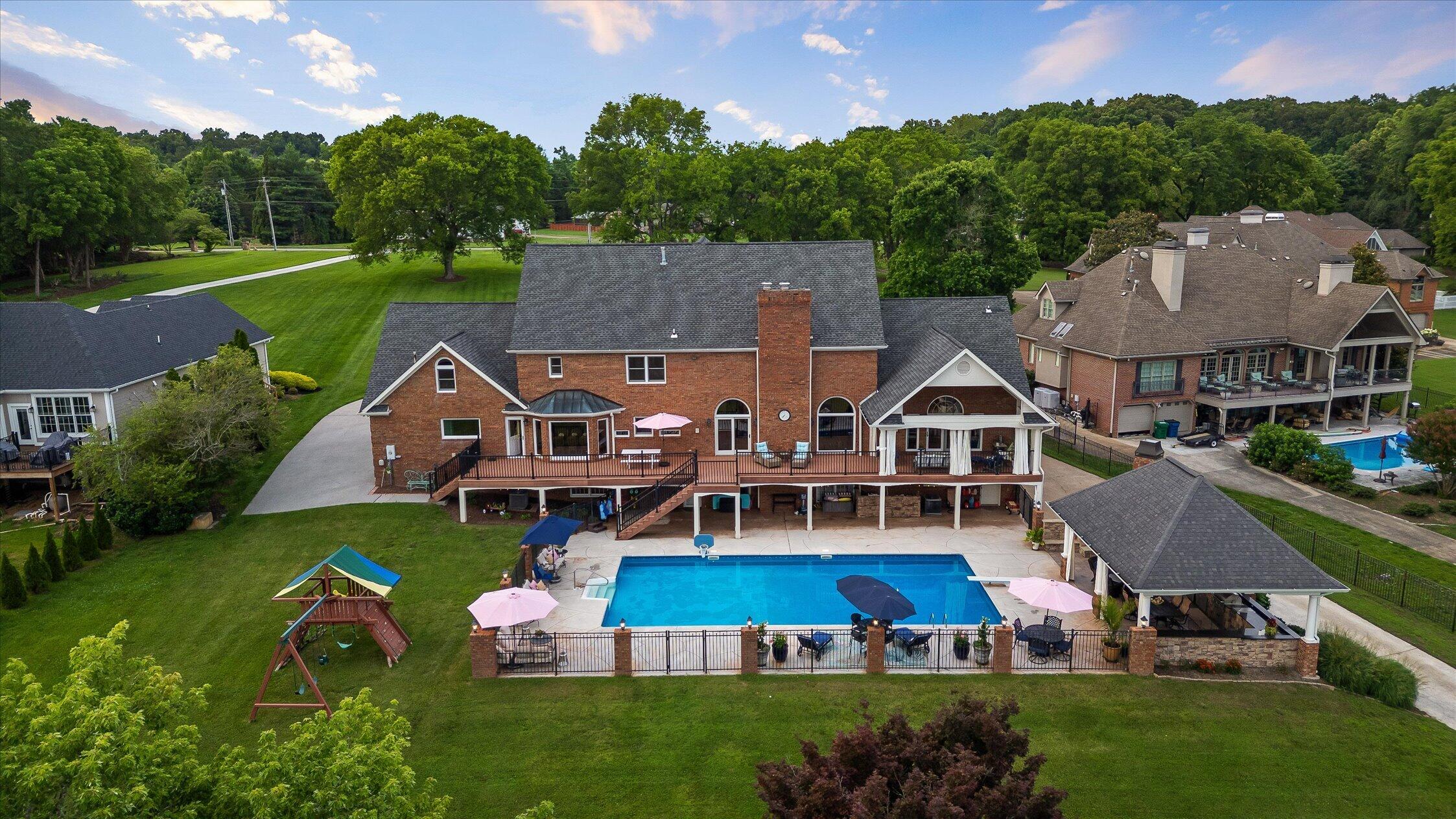 7526 Twisting Creek Lane