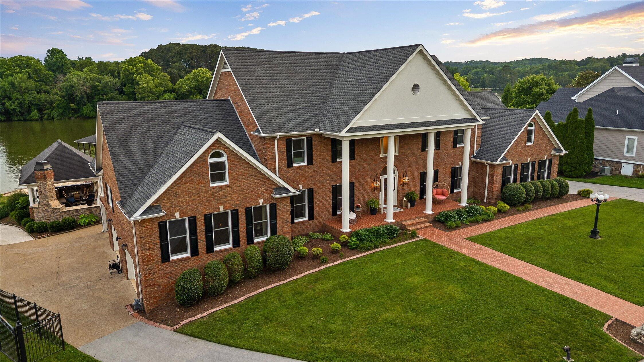 7526 Twisting Creek Lane
