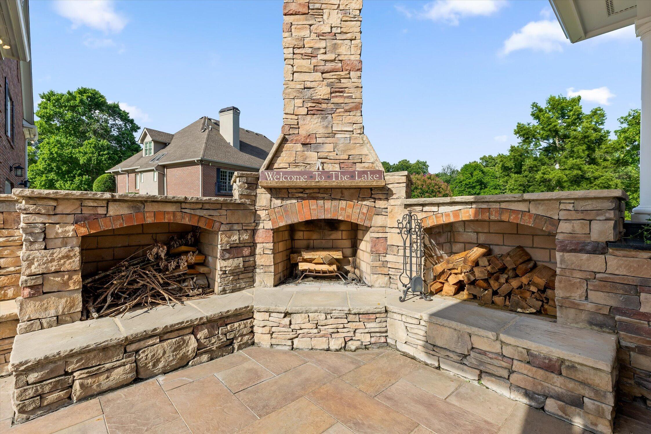 7526 Twisting Creek Lane