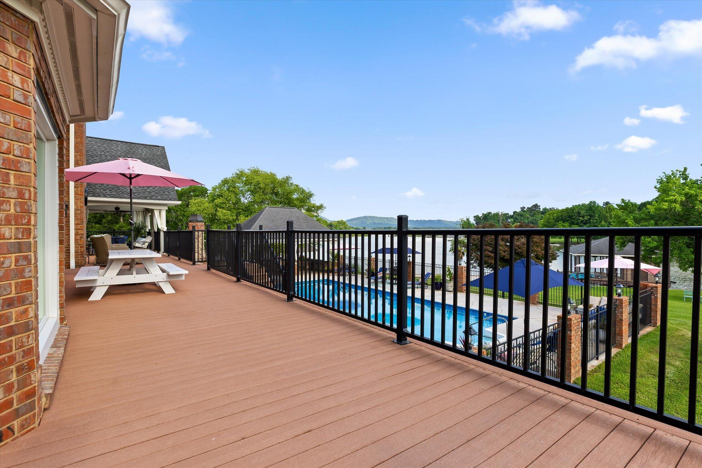 7526 Twisting Creek Lane