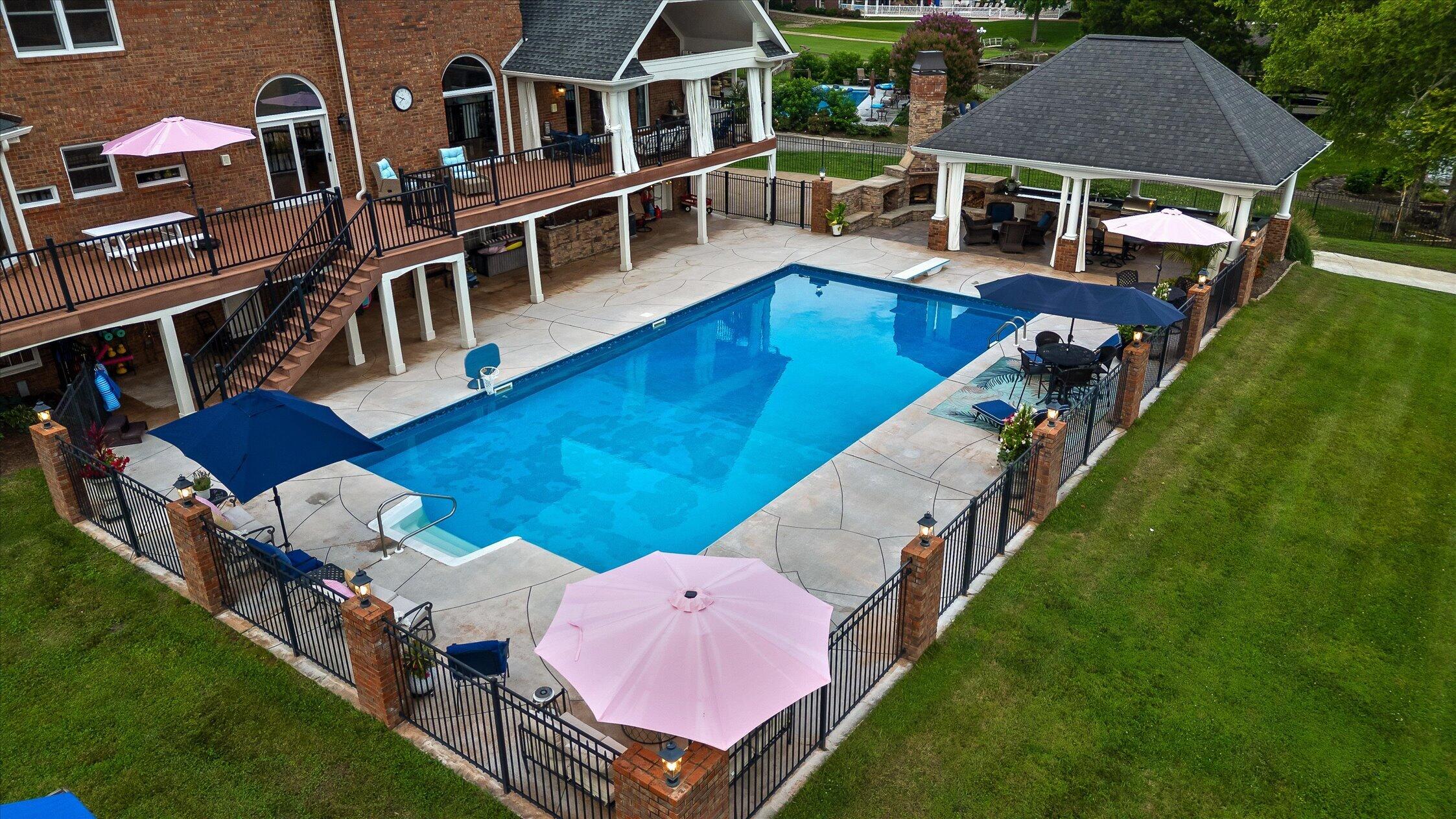 7526 Twisting Creek Lane