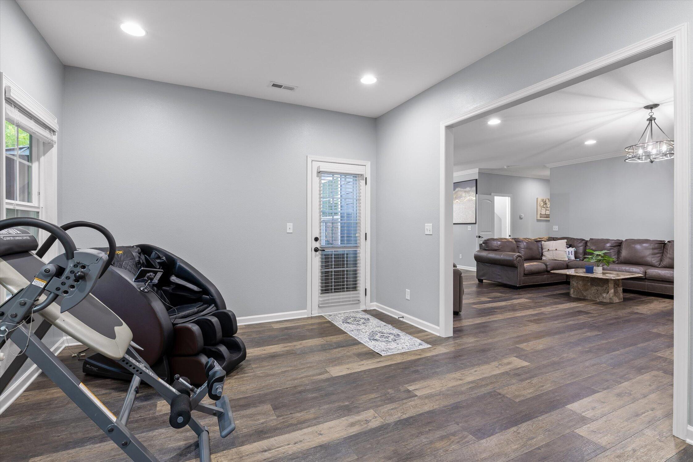1928 Little Pond Road NE