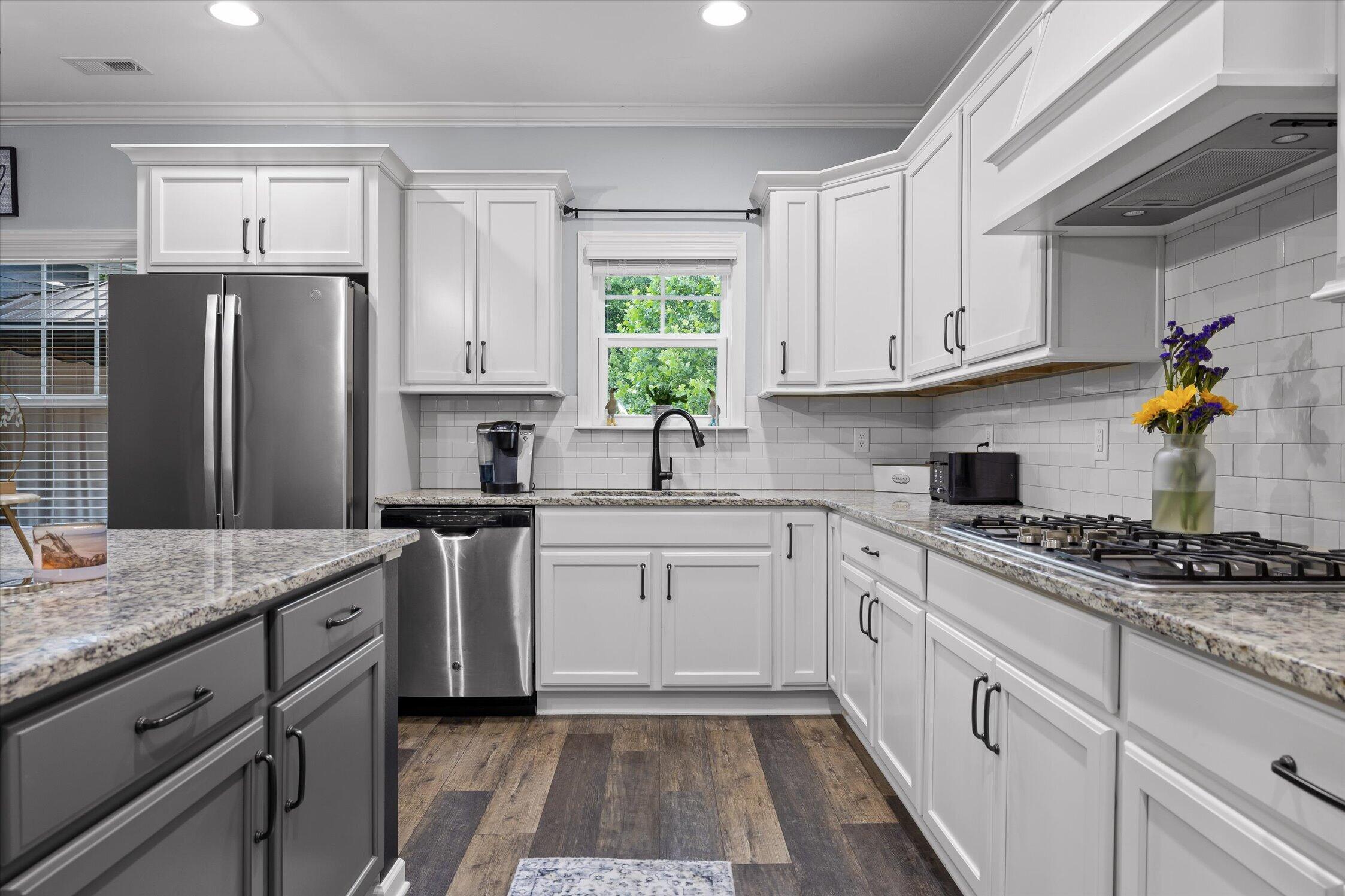 1928 Little Pond Road NE