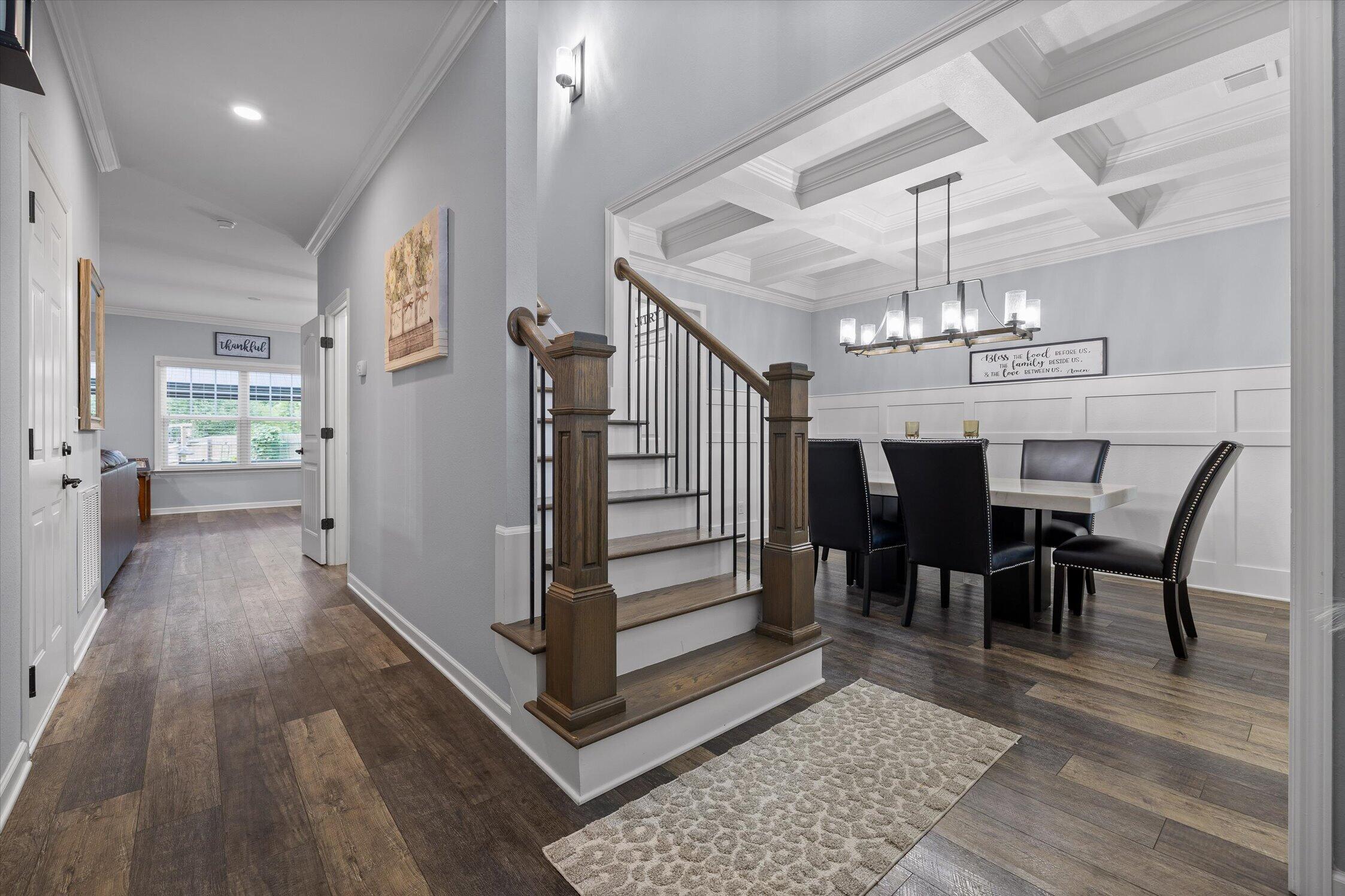 1928 Little Pond Road NE