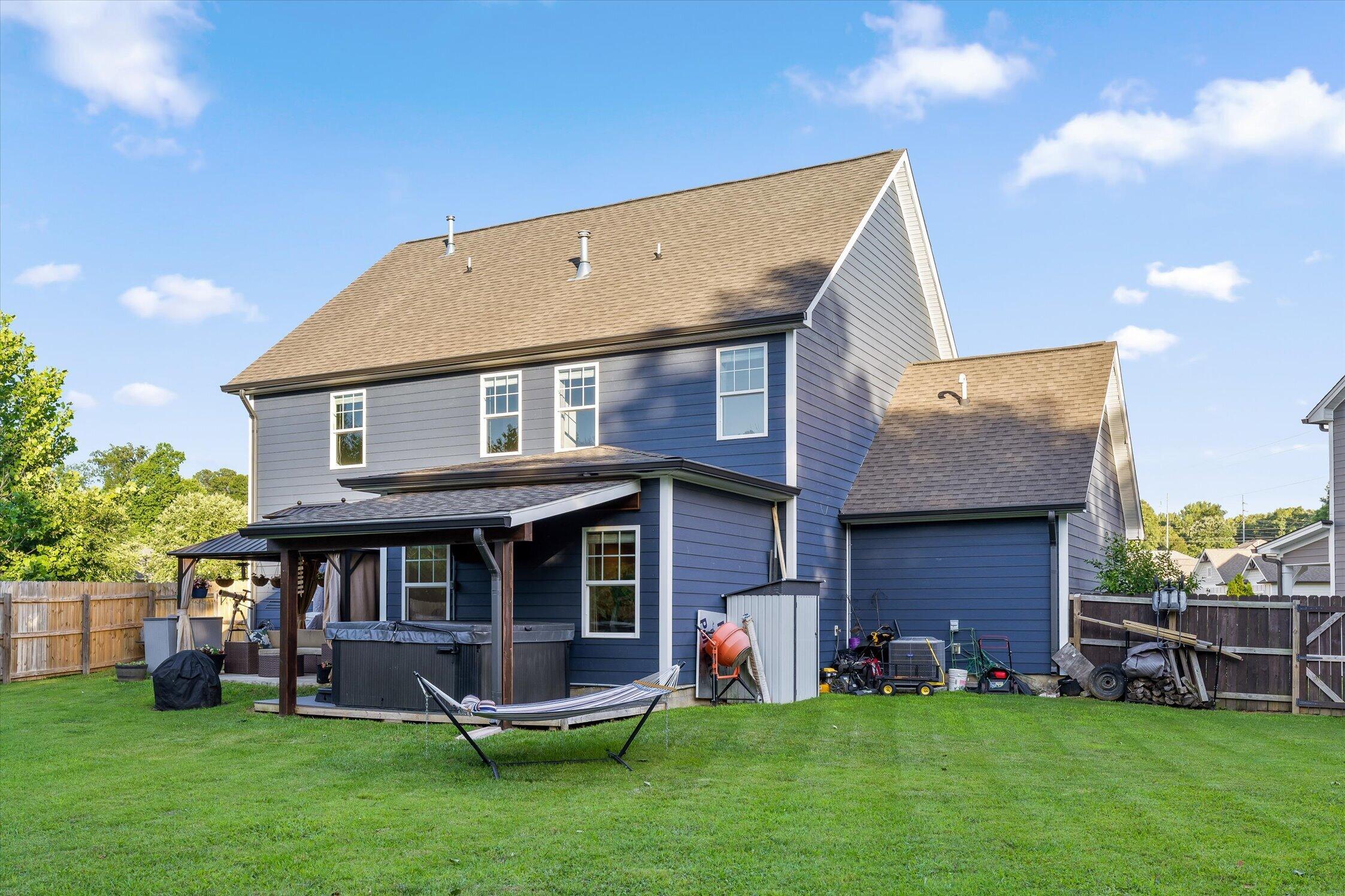 1928 Little Pond Road NE