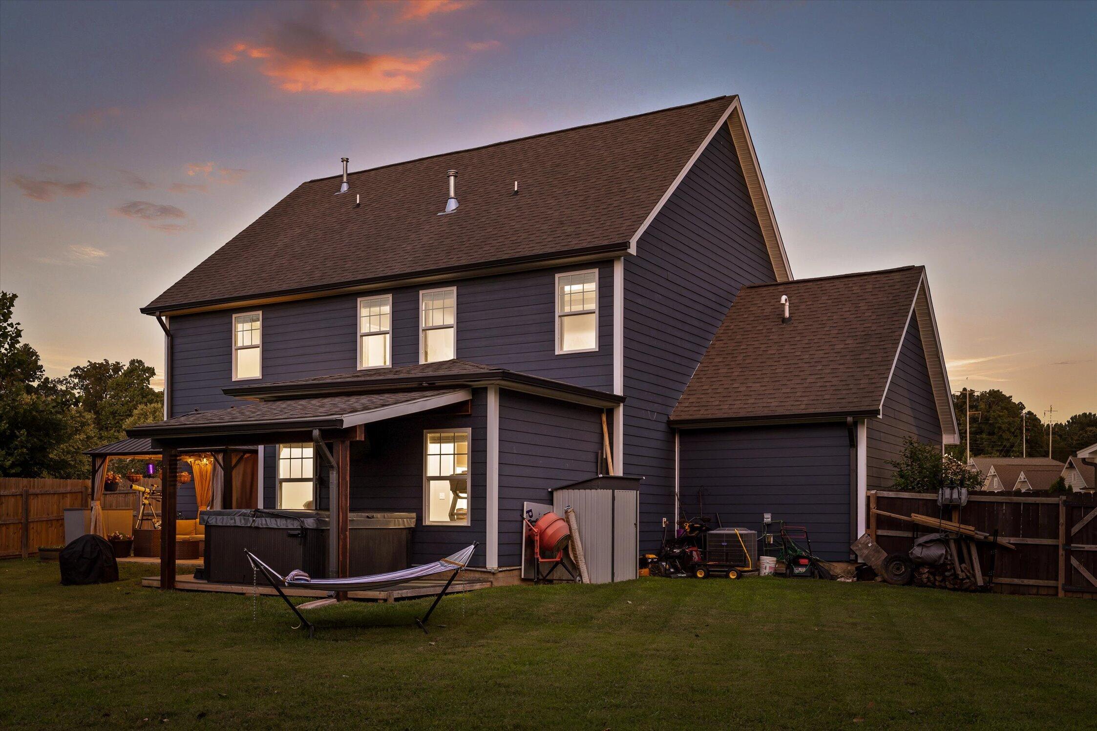 1928 Little Pond Road NE
