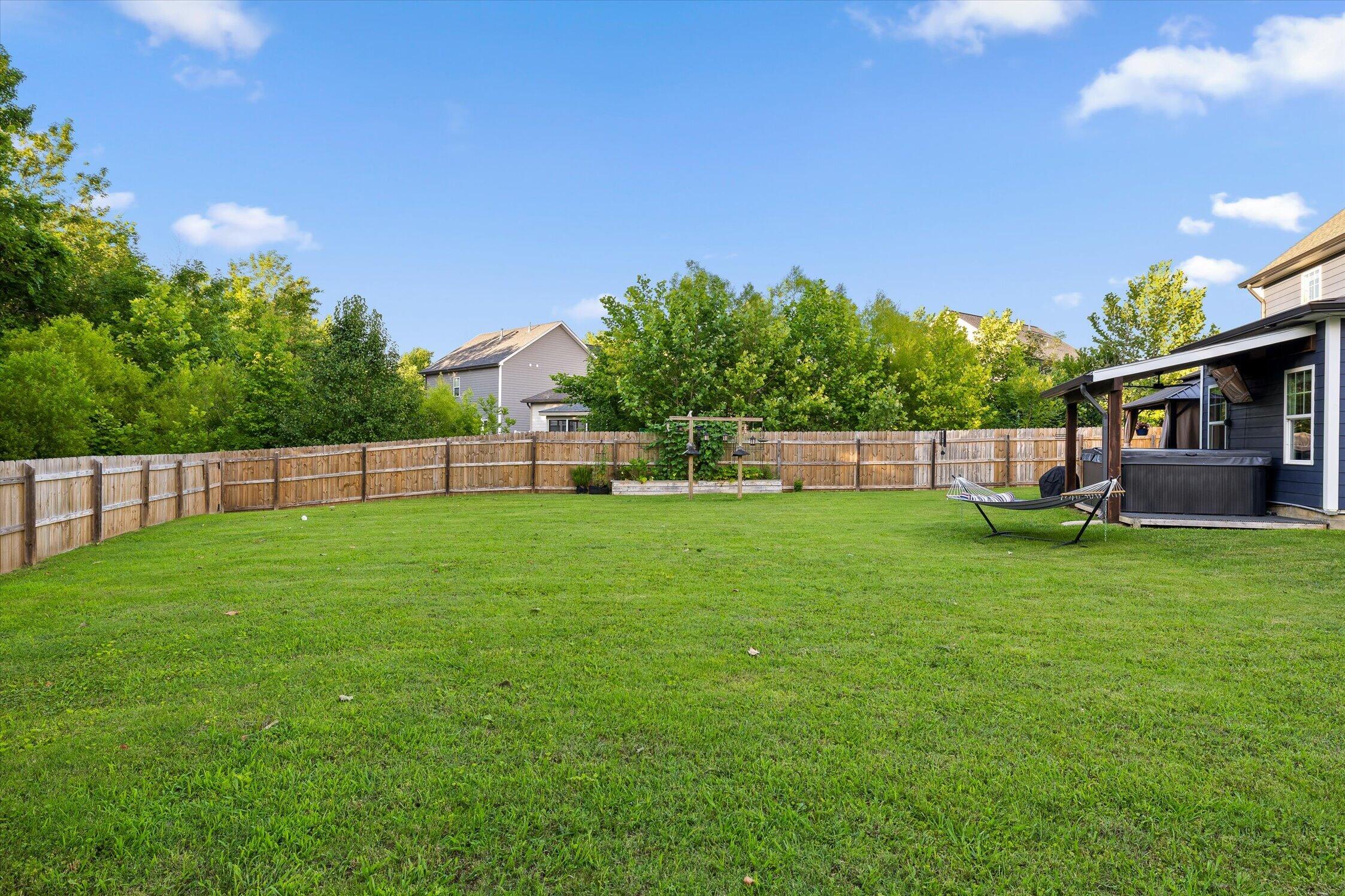 1928 Little Pond Road NE