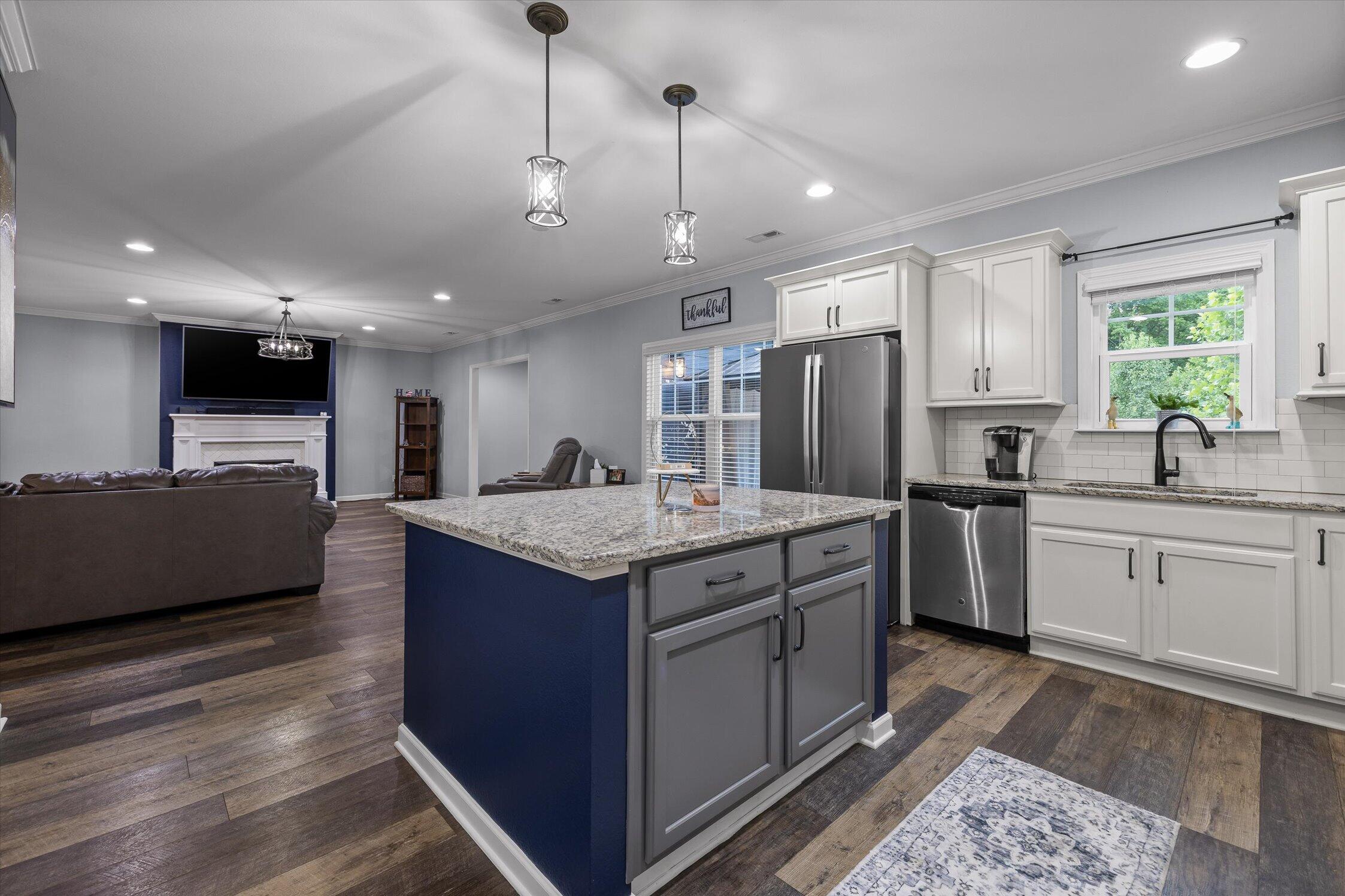 1928 Little Pond Road NE