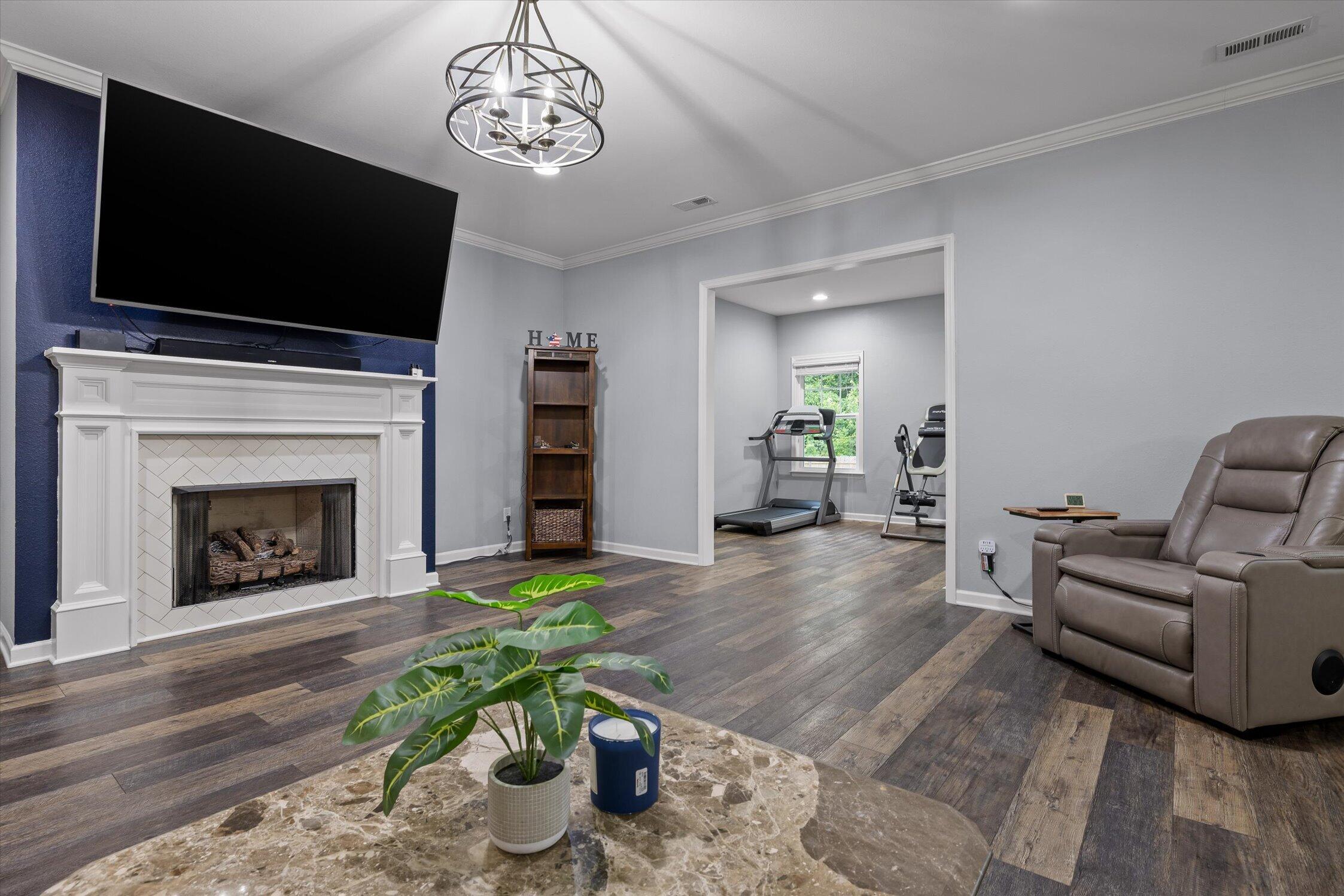 1928 Little Pond Road NE
