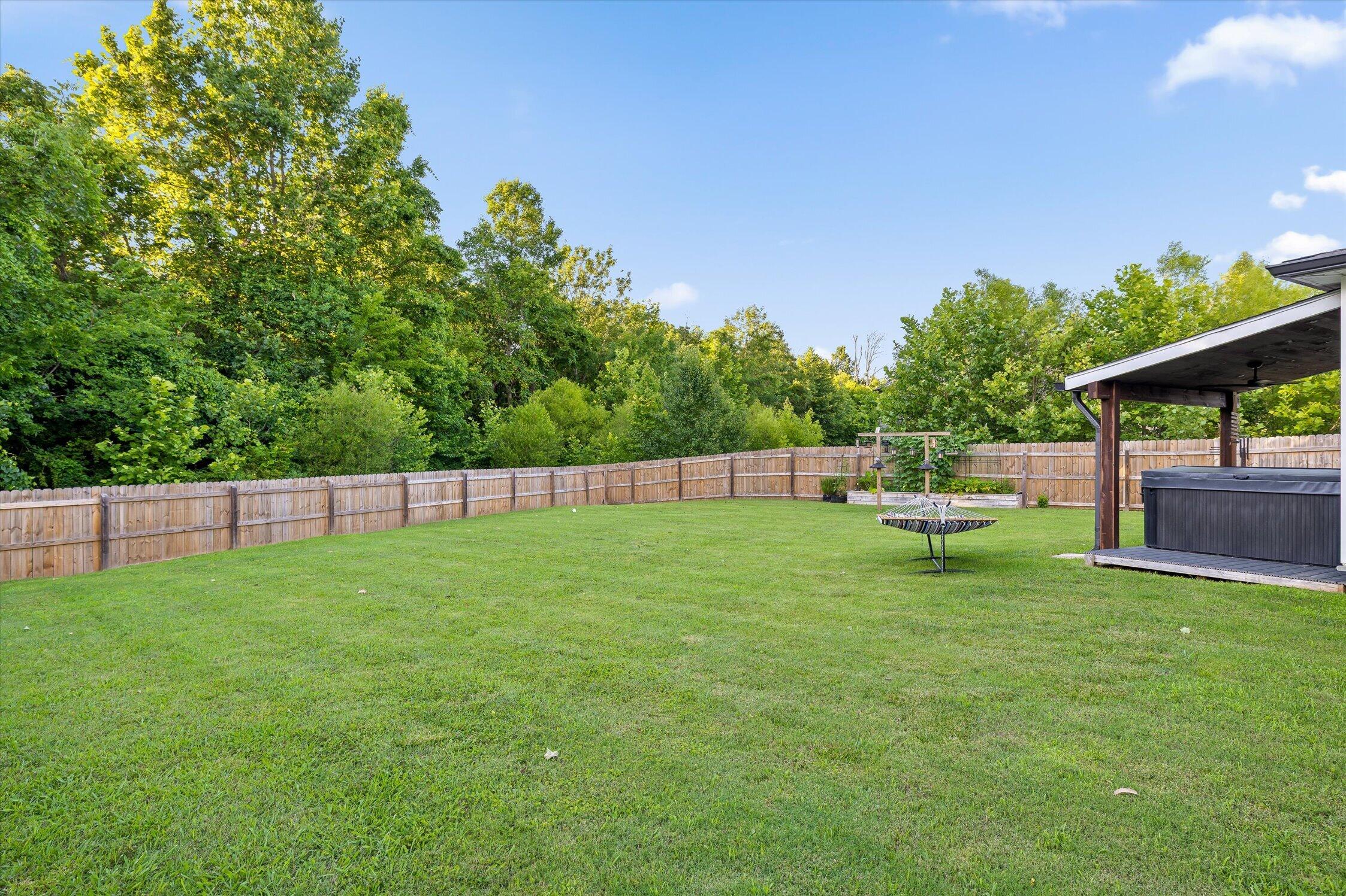 1928 Little Pond Road NE